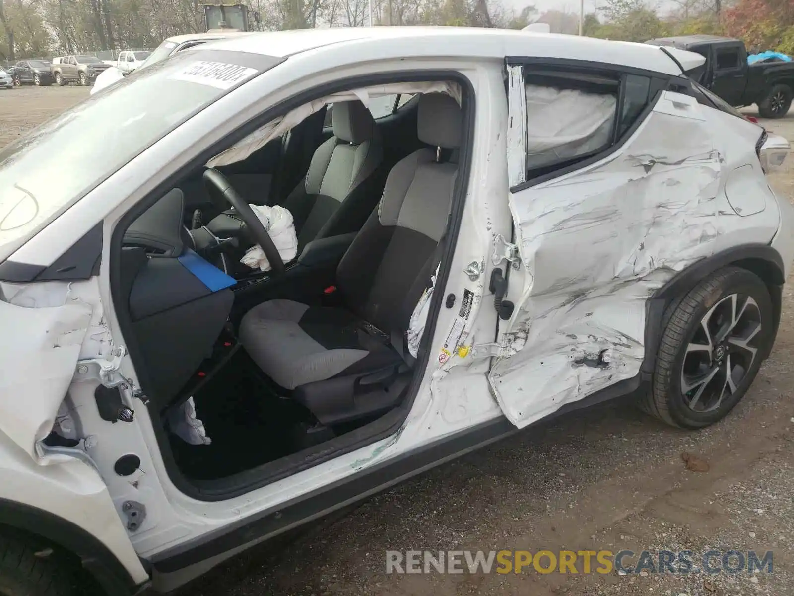 9 Photograph of a damaged car NMTKHMBX6KR094516 TOYOTA C-HR 2019