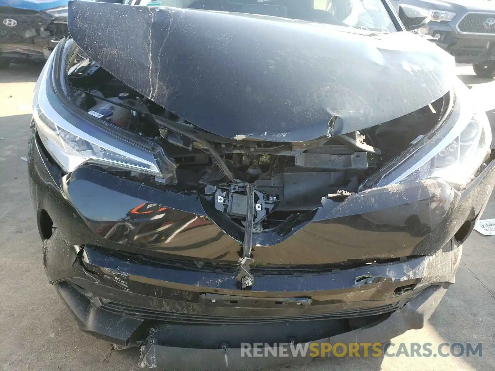 9 Photograph of a damaged car NMTKHMBX6KR098775 TOYOTA C-HR 2019