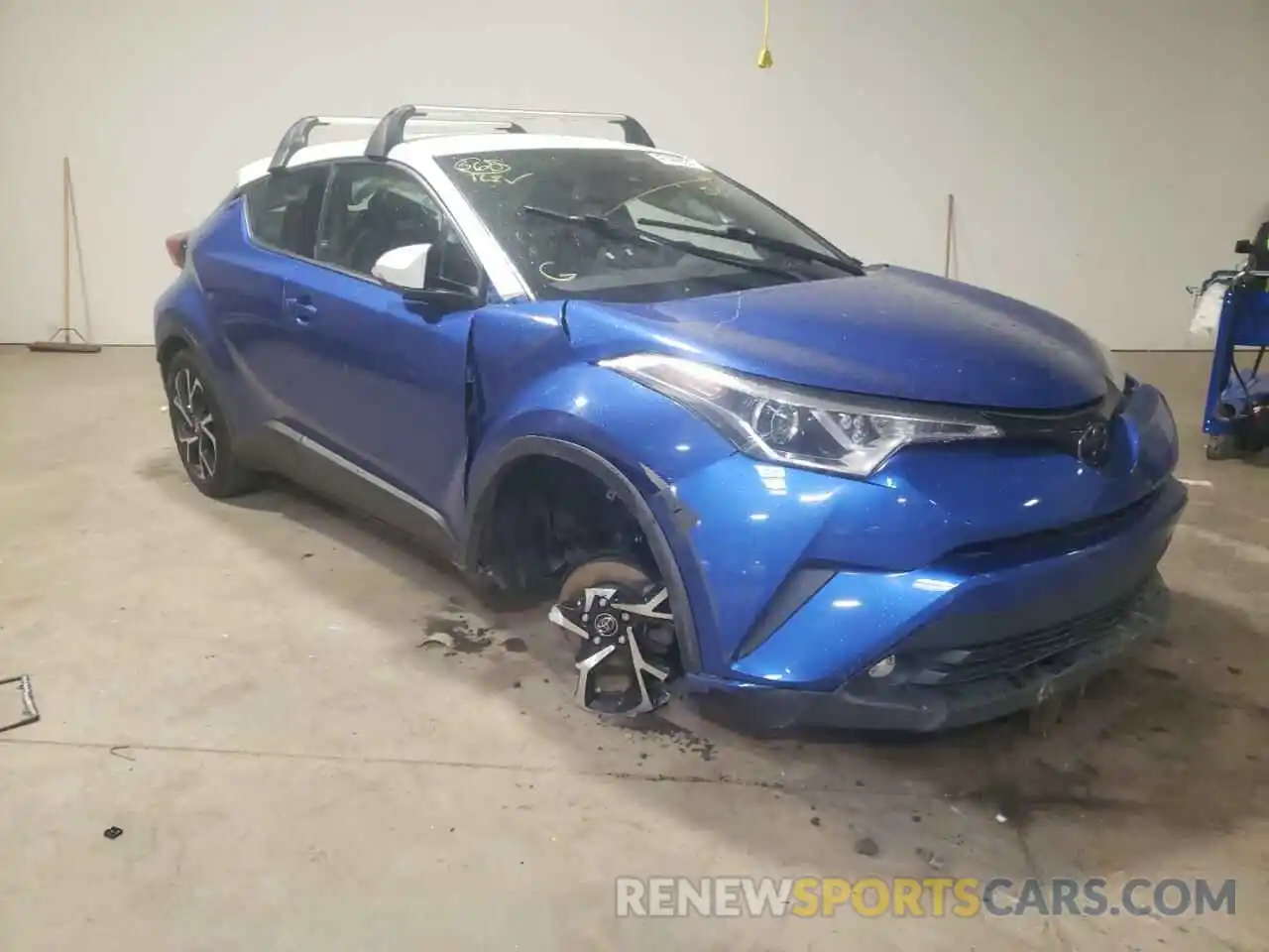 1 Фотография поврежденного автомобиля NMTKHMBX7KR069897 TOYOTA C-HR 2019