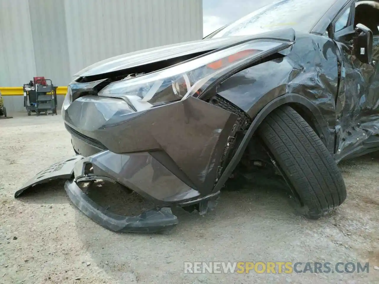 10 Photograph of a damaged car NMTKHMBX7KR072282 TOYOTA C-HR 2019