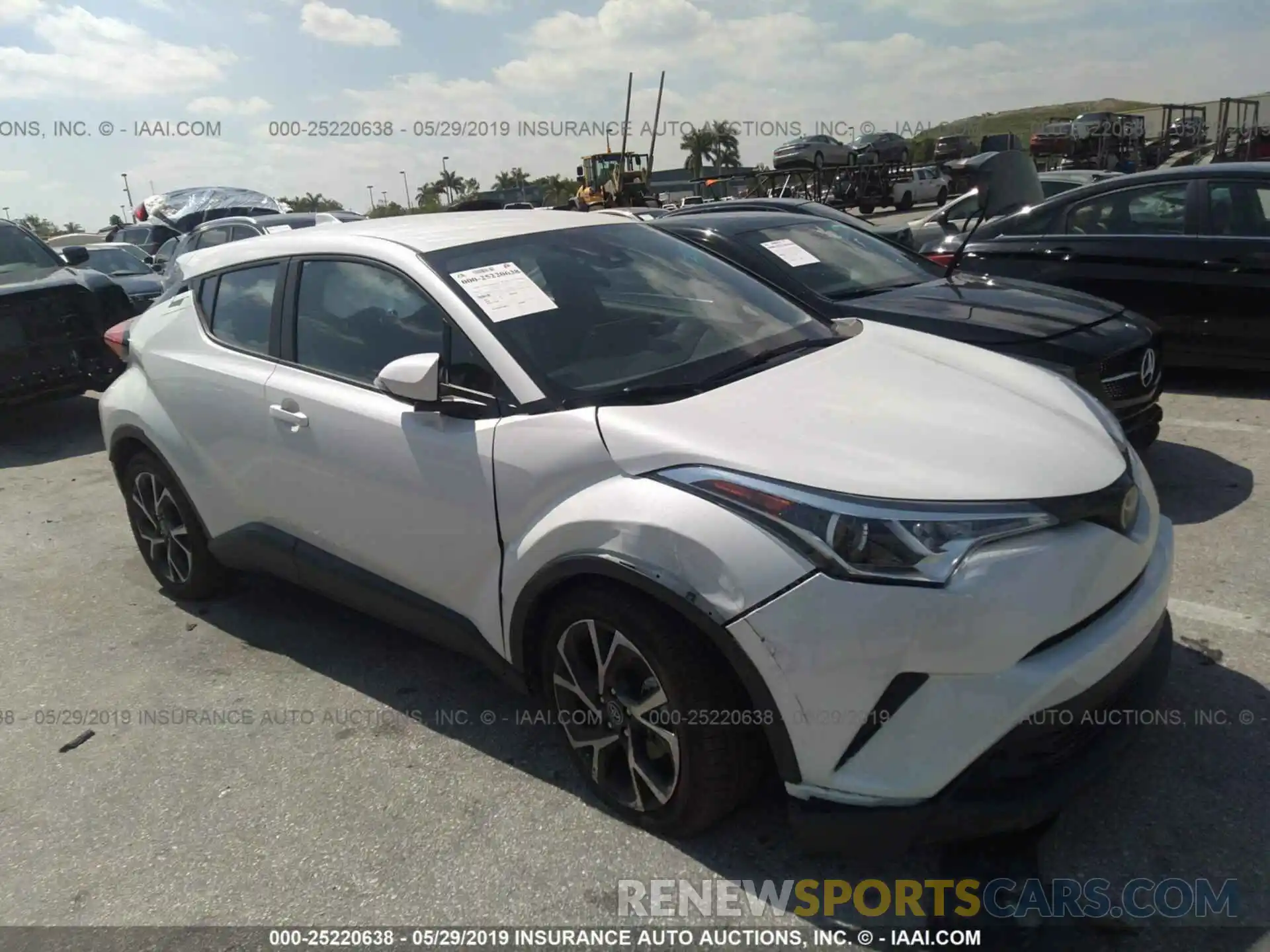 1 Фотография поврежденного автомобиля NMTKHMBX7KR083637 TOYOTA C-HR 2019