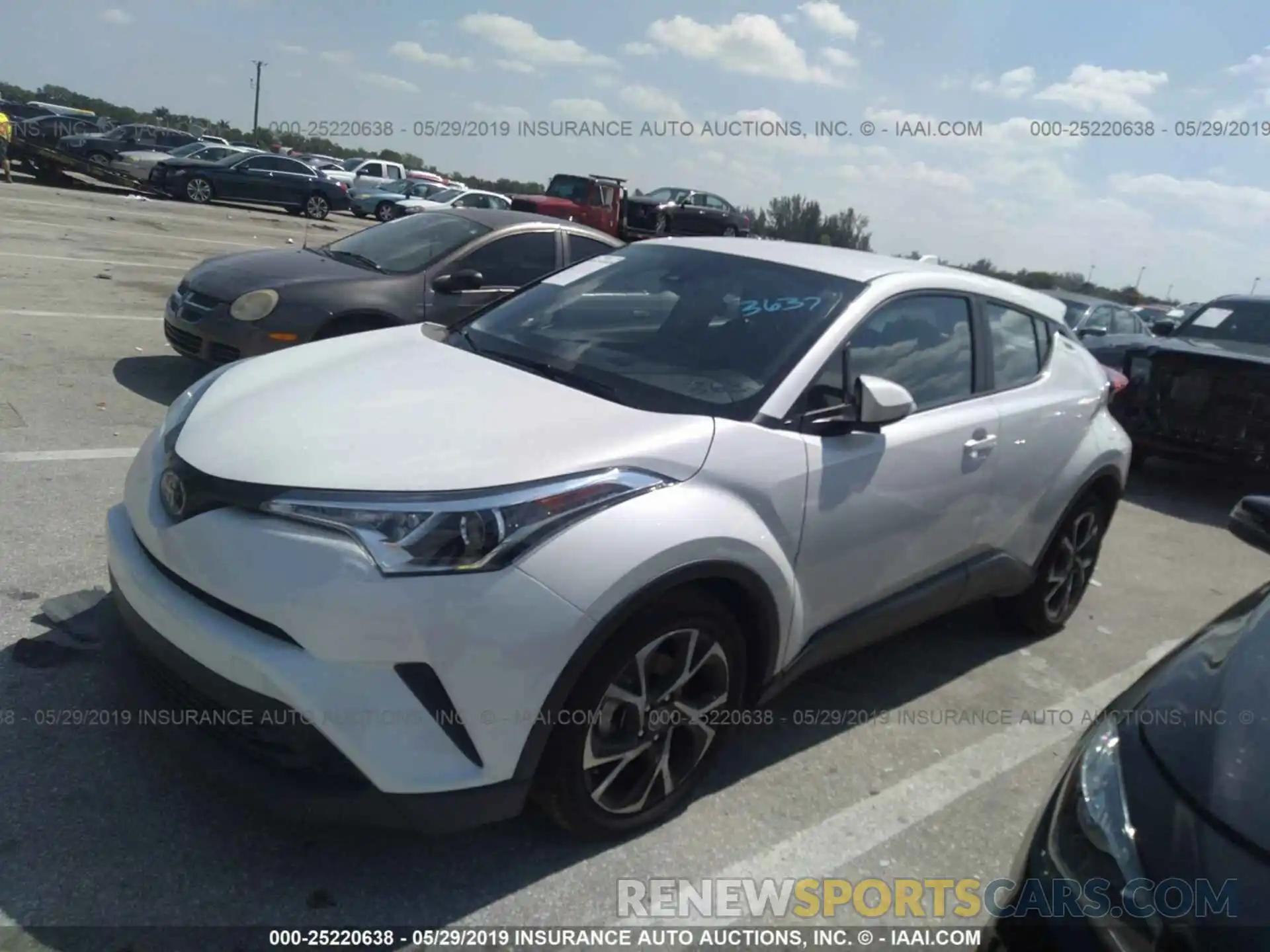 2 Фотография поврежденного автомобиля NMTKHMBX7KR083637 TOYOTA C-HR 2019