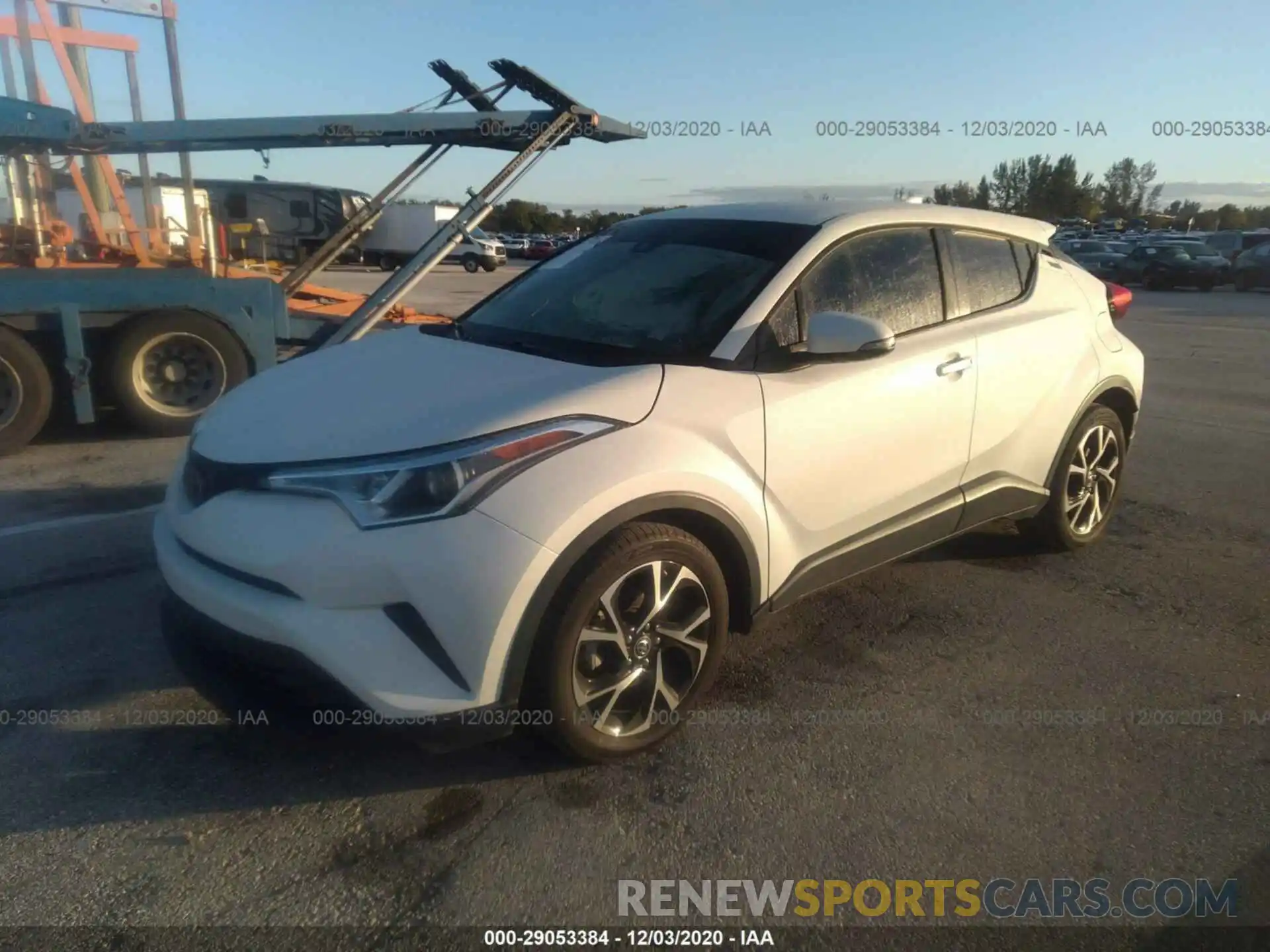 2 Фотография поврежденного автомобиля NMTKHMBX7KR083850 TOYOTA C-HR 2019