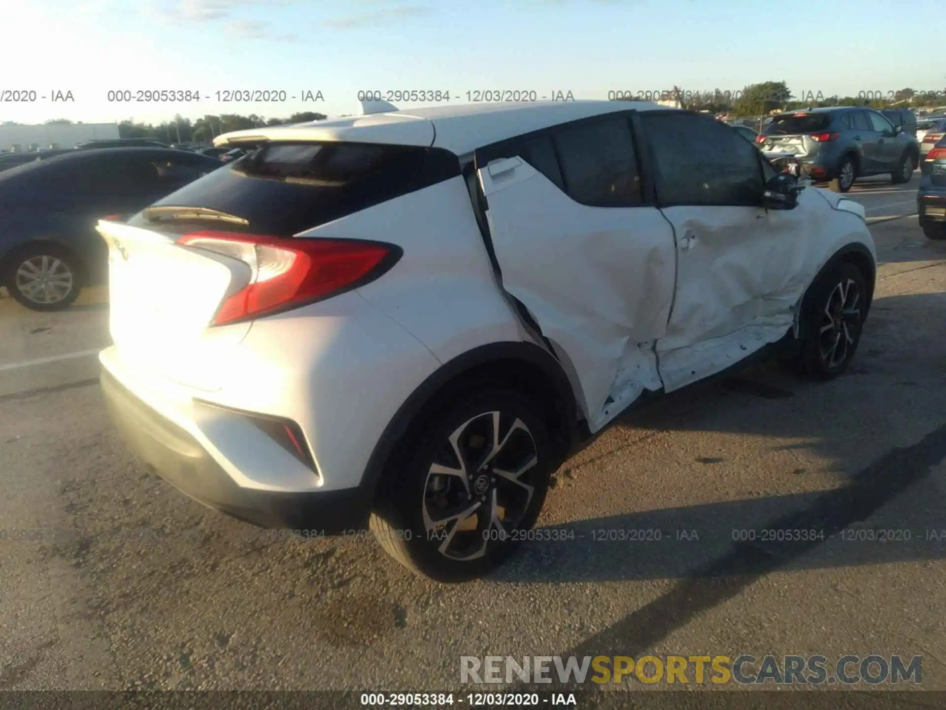 4 Фотография поврежденного автомобиля NMTKHMBX7KR083850 TOYOTA C-HR 2019