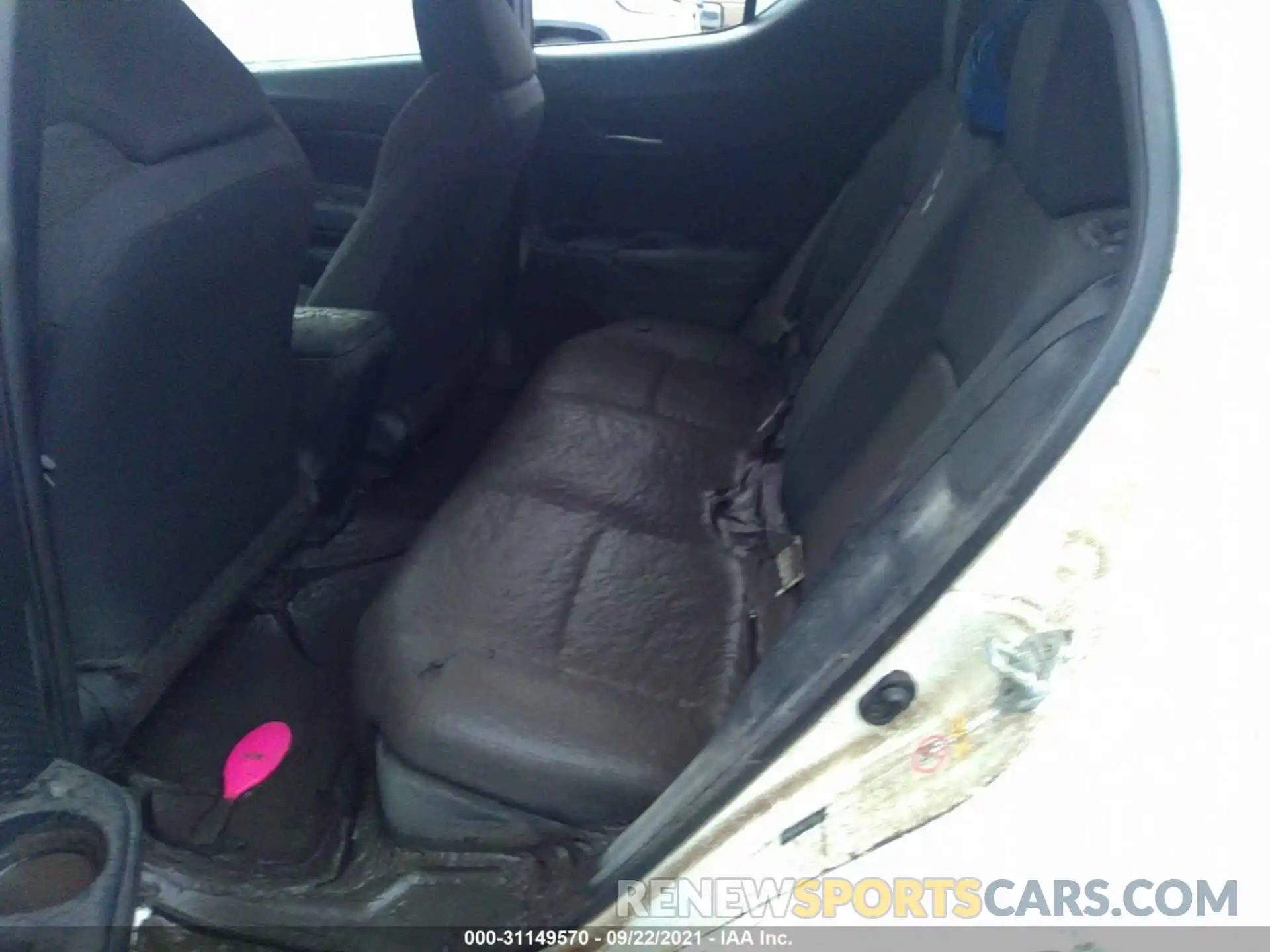 8 Photograph of a damaged car NMTKHMBX7KR090586 TOYOTA C-HR 2019