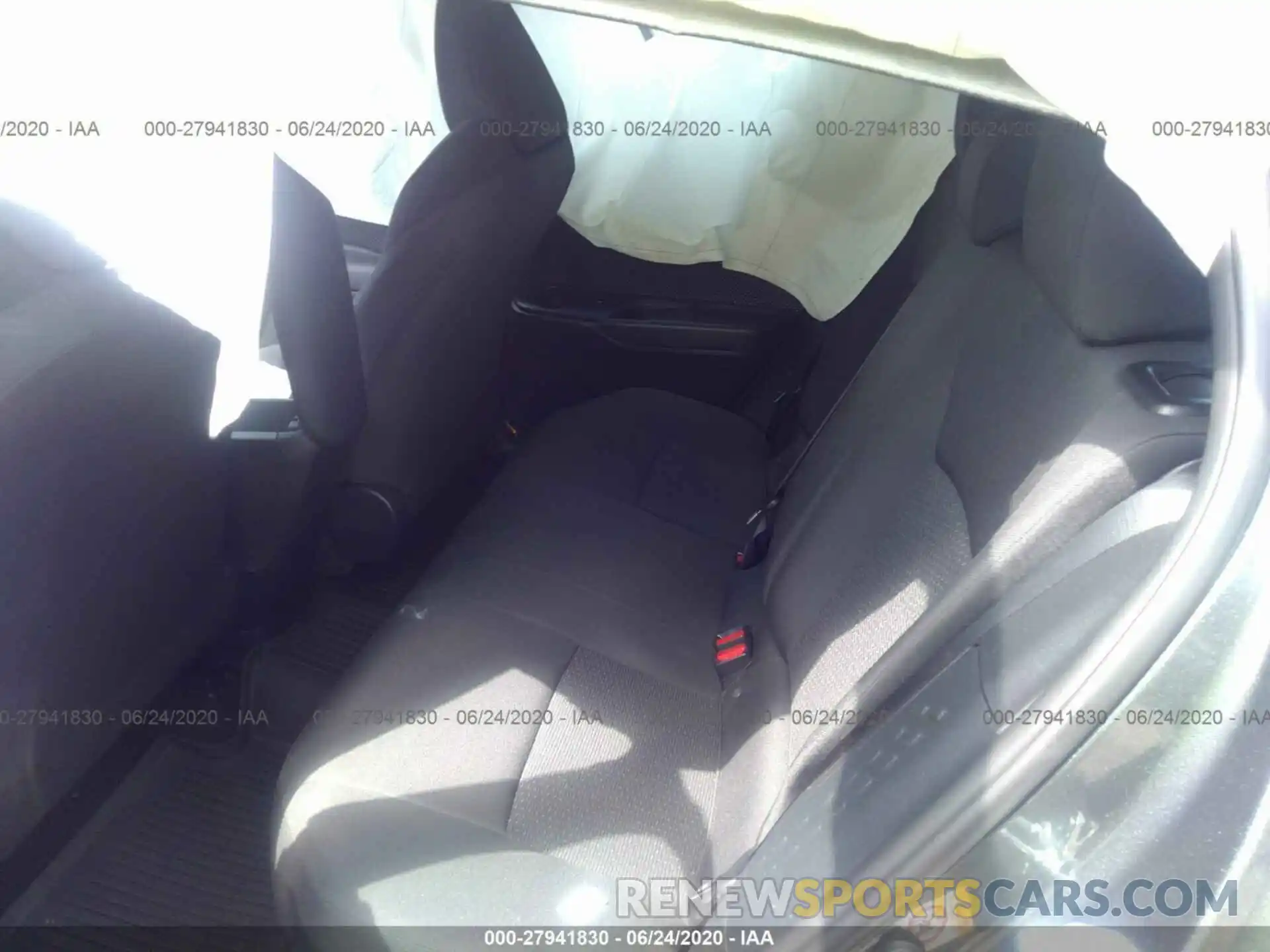 8 Photograph of a damaged car NMTKHMBX7KR099675 TOYOTA C-HR 2019