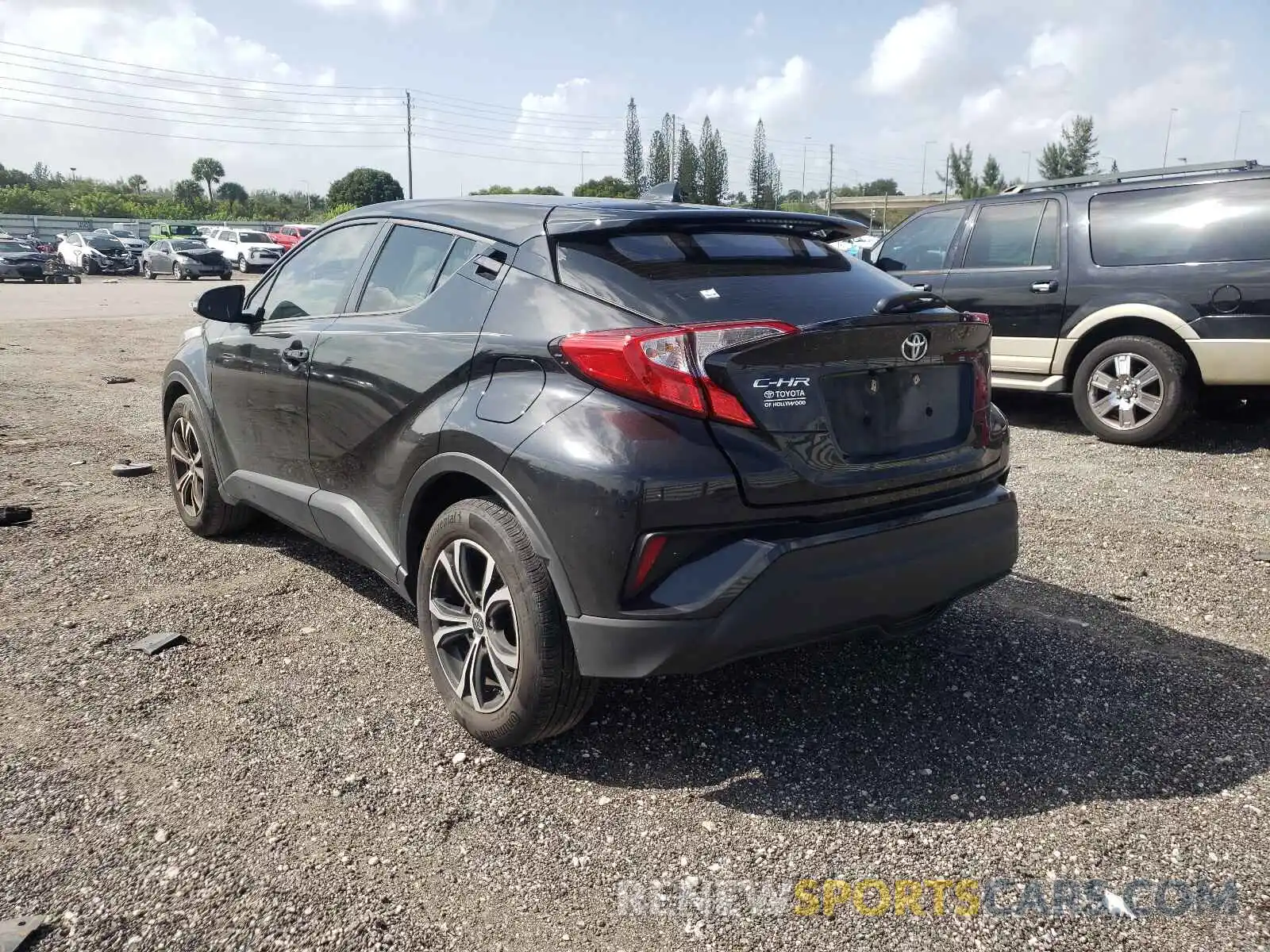 3 Photograph of a damaged car NMTKHMBX7KR101456 TOYOTA C-HR 2019