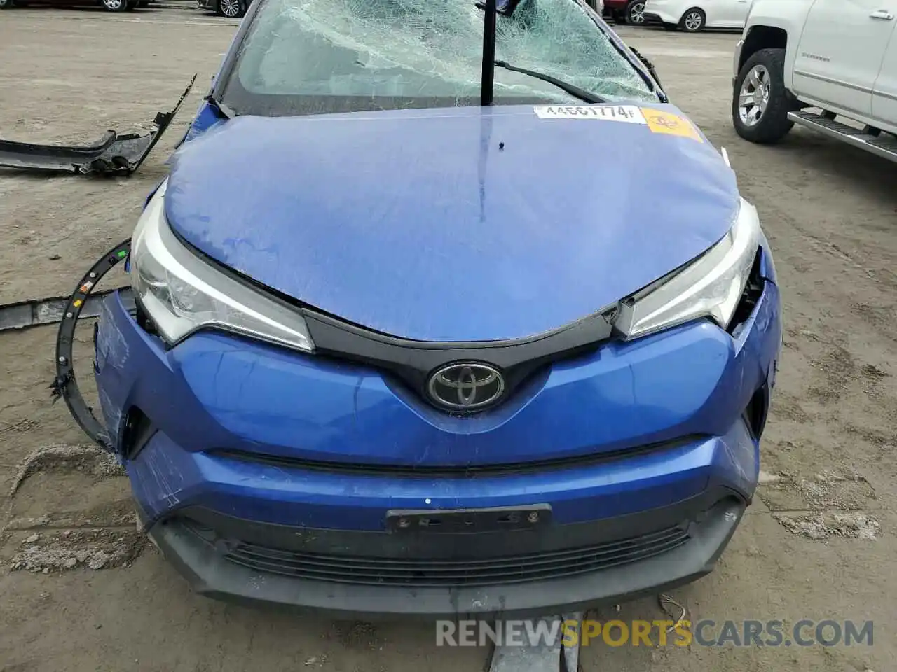 11 Photograph of a damaged car NMTKHMBX8KR070492 TOYOTA C-HR 2019