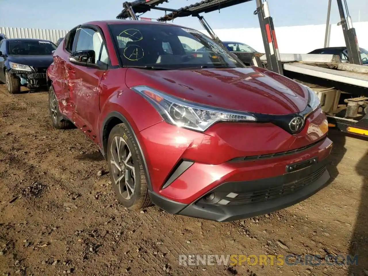 1 Фотография поврежденного автомобиля NMTKHMBX8KR075899 TOYOTA C-HR 2019