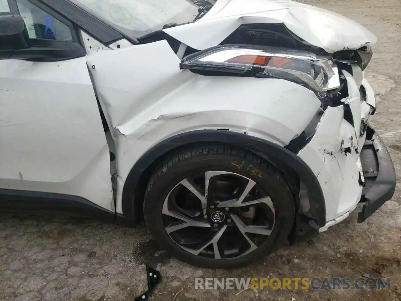 9 Photograph of a damaged car NMTKHMBX8KR076955 TOYOTA C-HR 2019