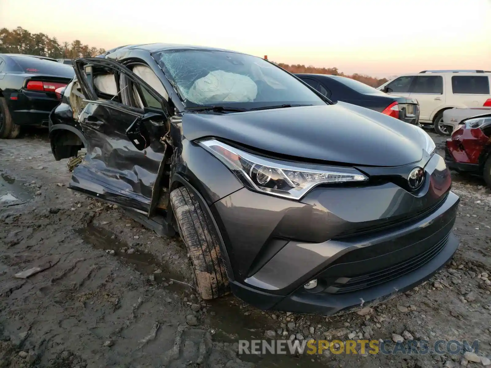 1 Фотография поврежденного автомобиля NMTKHMBX8KR077457 TOYOTA C-HR 2019