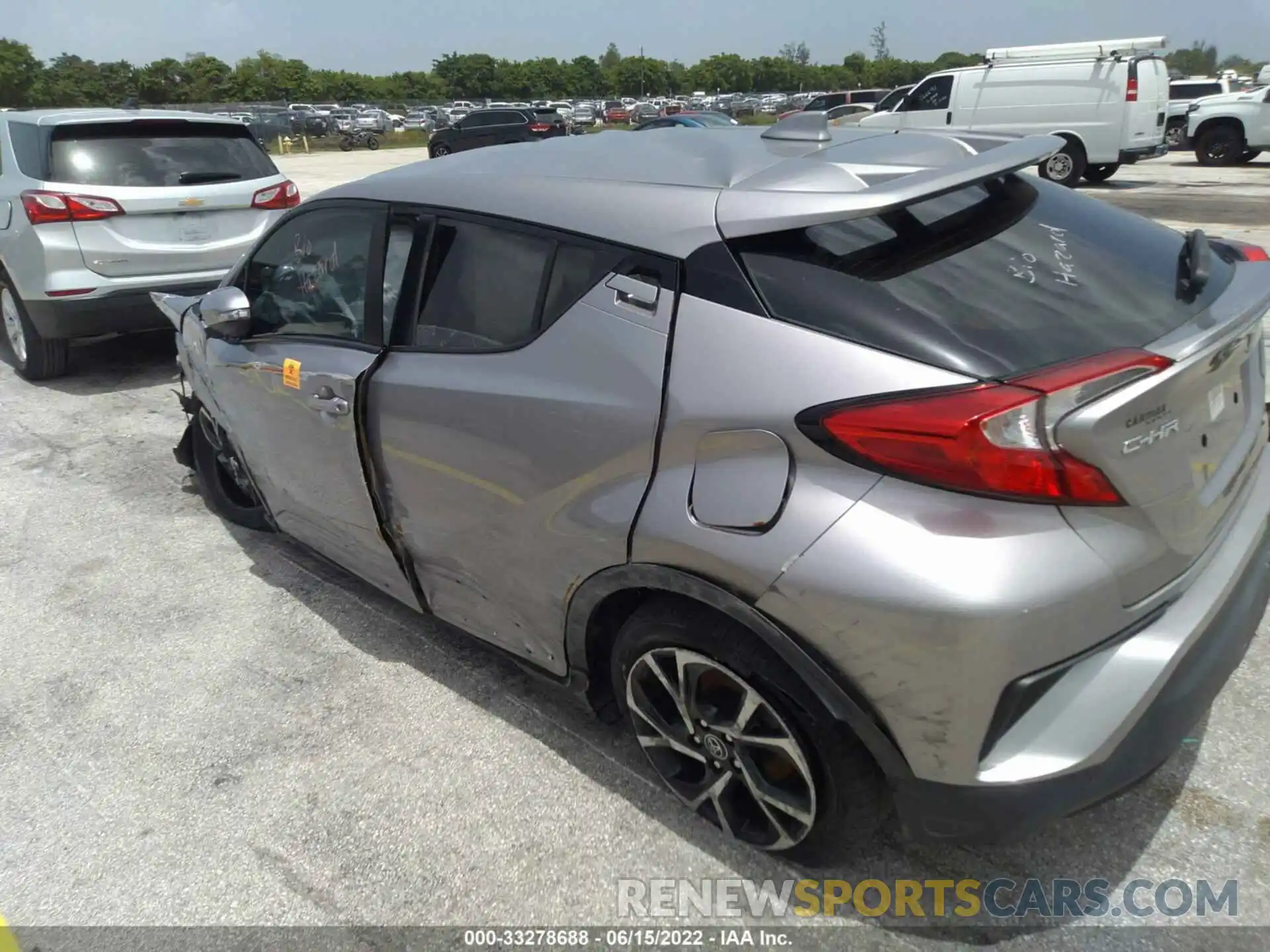 3 Photograph of a damaged car NMTKHMBX8KR078060 TOYOTA C-HR 2019