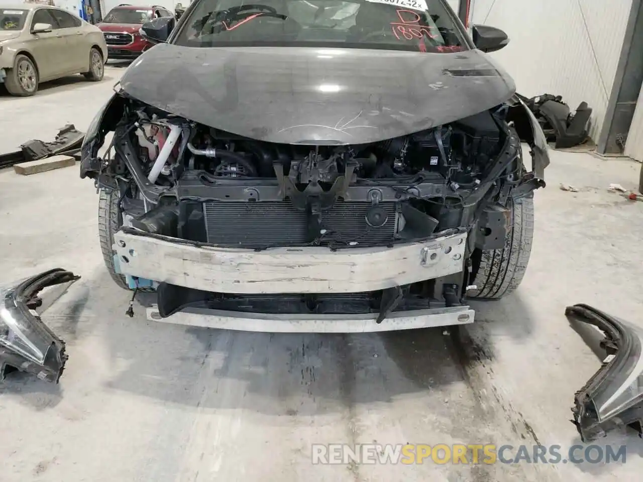 9 Photograph of a damaged car NMTKHMBX8KR081802 TOYOTA C-HR 2019