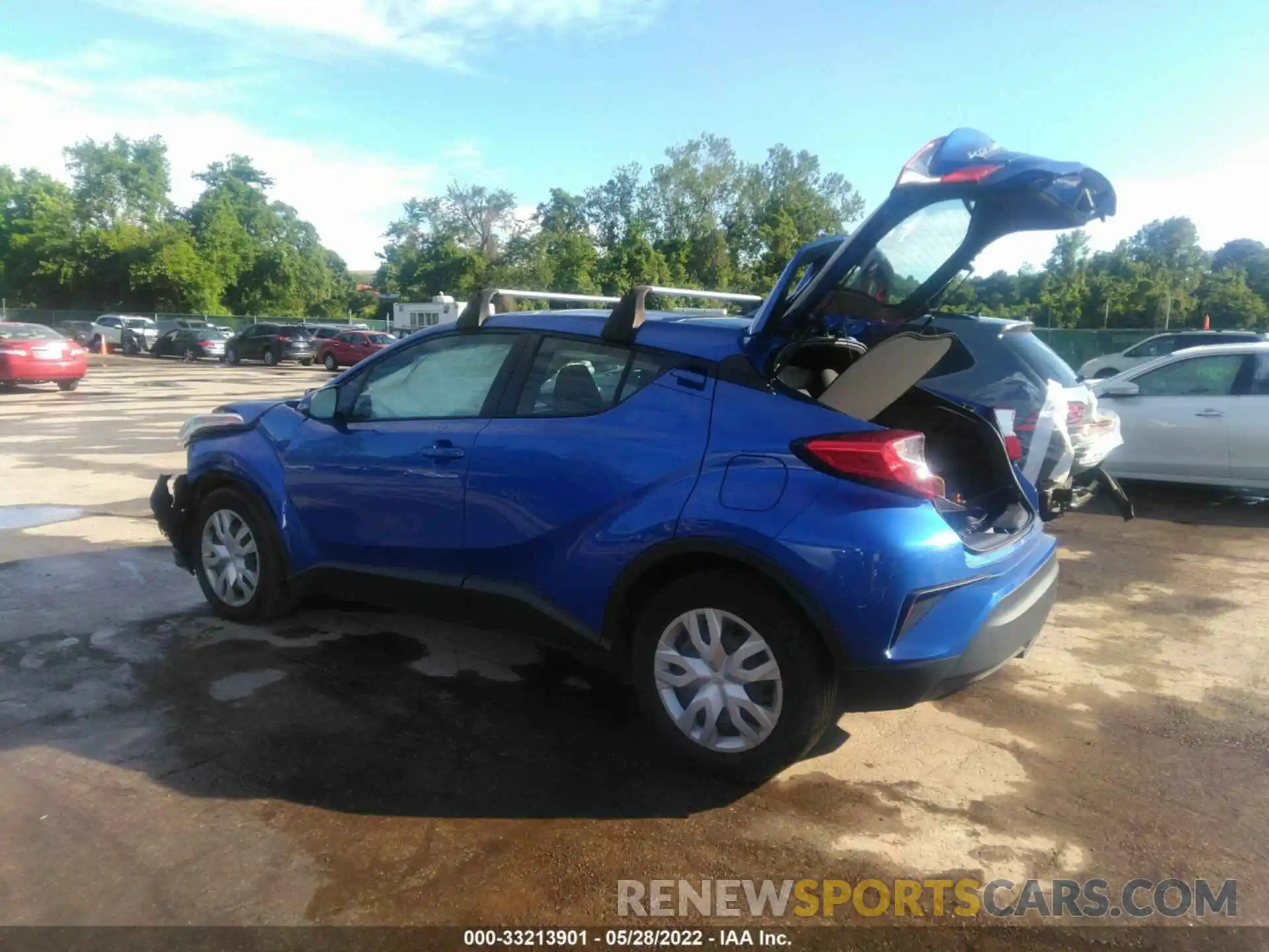 2 Photograph of a damaged car NMTKHMBX8KR089205 TOYOTA C-HR 2019