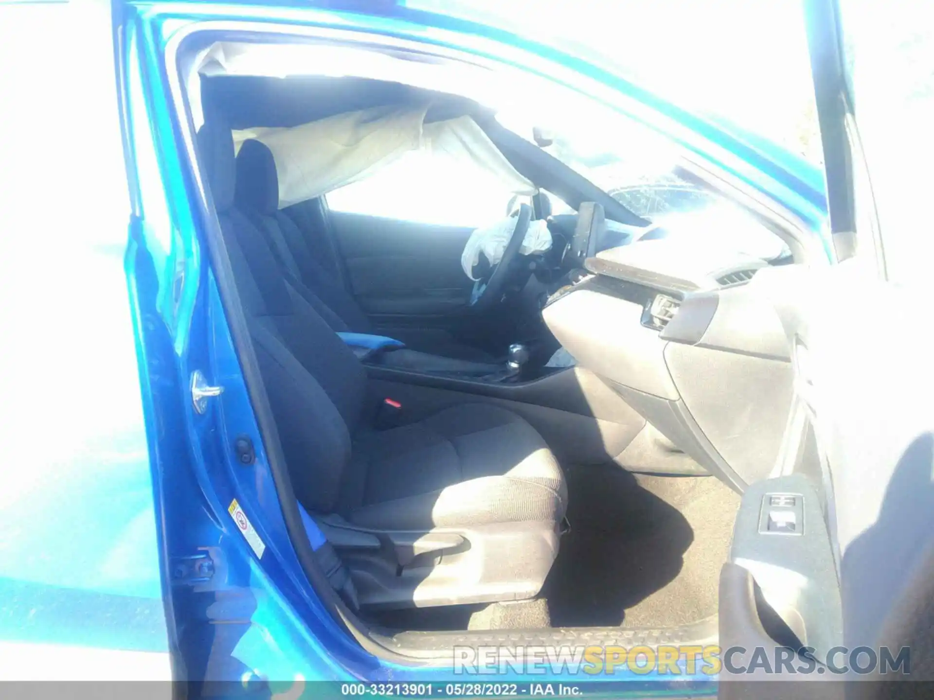 4 Photograph of a damaged car NMTKHMBX8KR089205 TOYOTA C-HR 2019