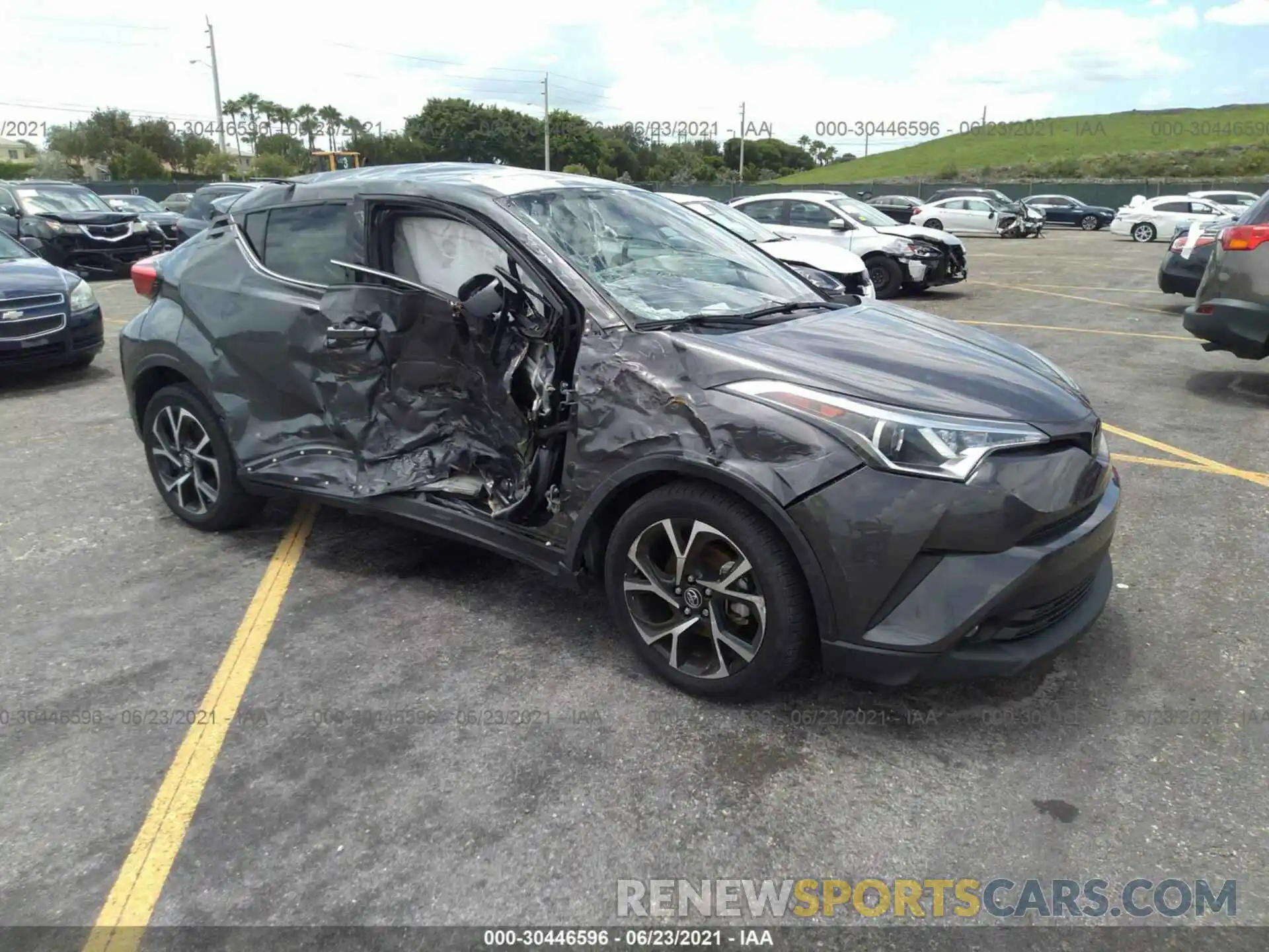 1 Photograph of a damaged car NMTKHMBX8KR089415 TOYOTA C-HR 2019