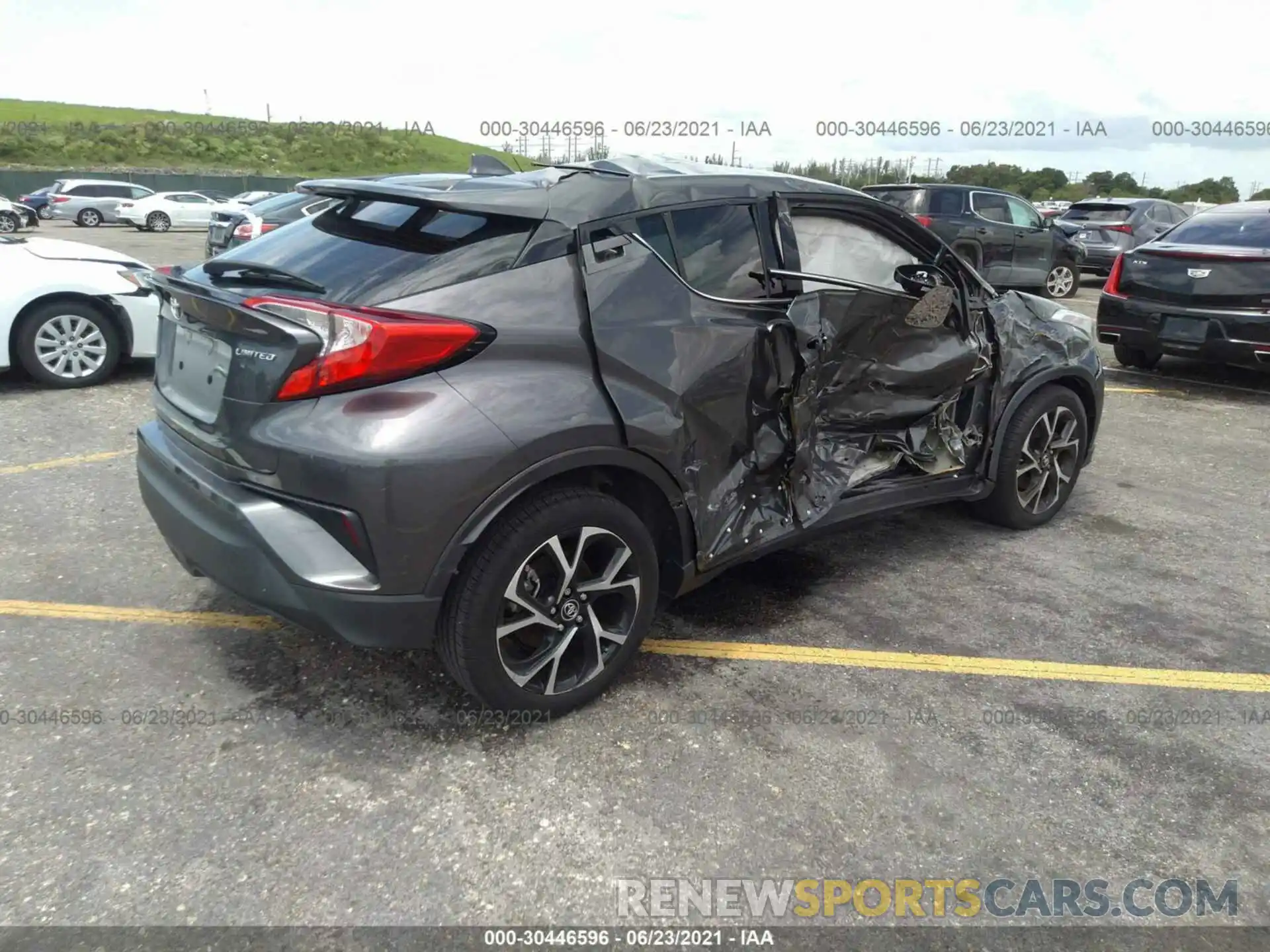 4 Фотография поврежденного автомобиля NMTKHMBX8KR089415 TOYOTA C-HR 2019