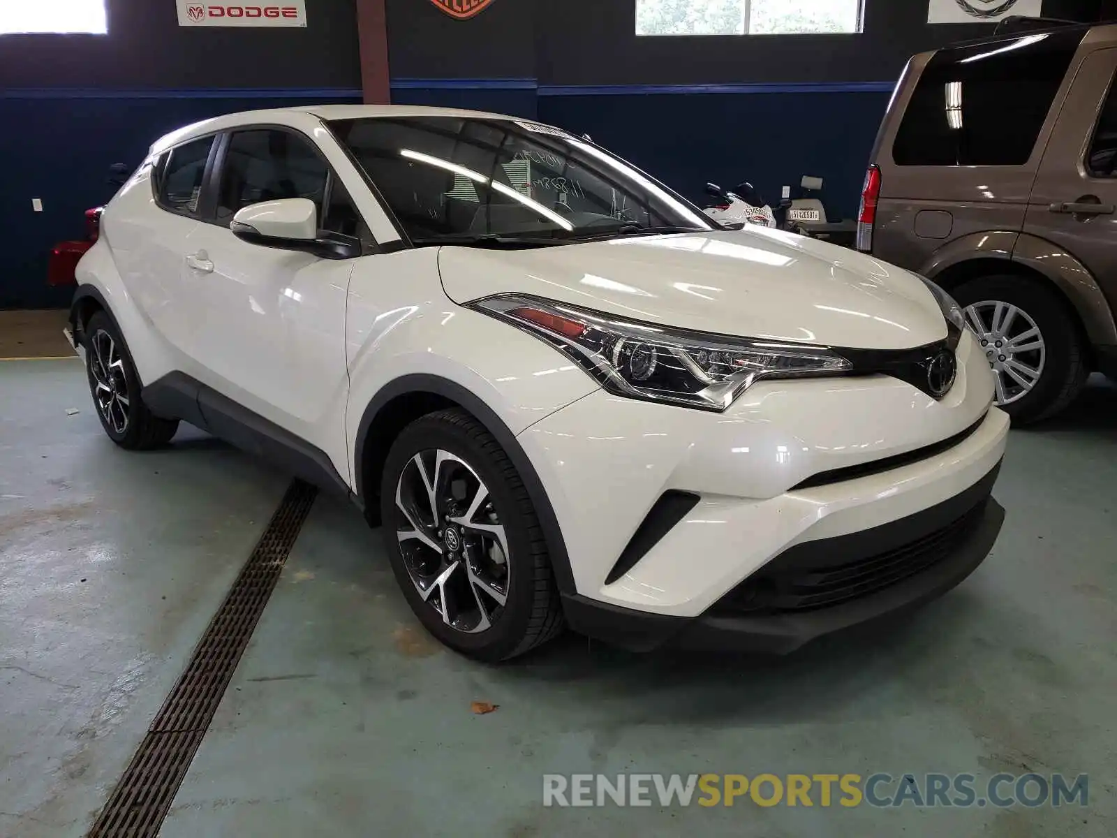 1 Photograph of a damaged car NMTKHMBX8KR090466 TOYOTA C-HR 2019