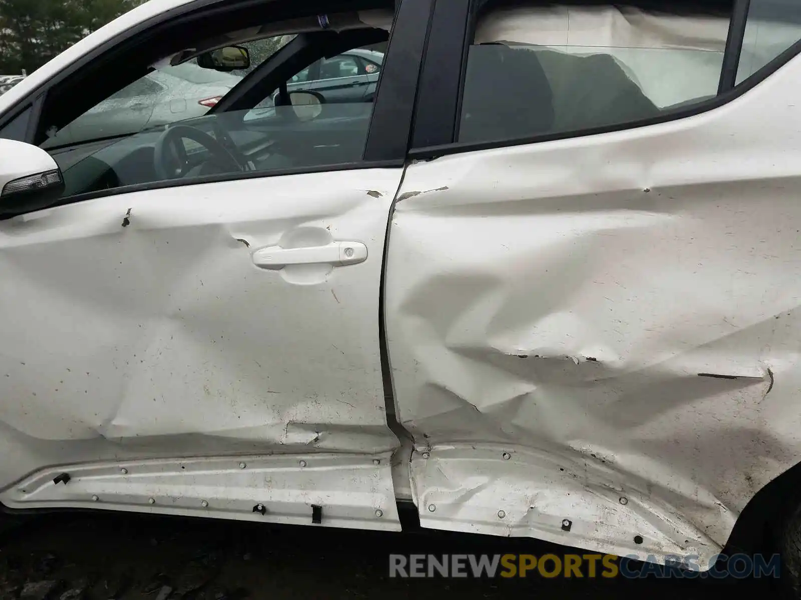 9 Photograph of a damaged car NMTKHMBX8KR092573 TOYOTA C-HR 2019