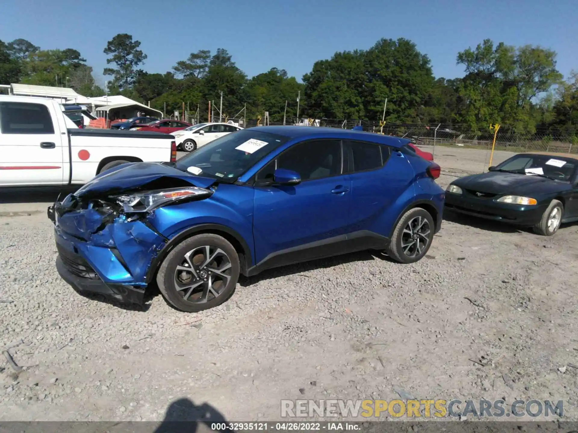 2 Photograph of a damaged car NMTKHMBX8KR098518 TOYOTA C-HR 2019