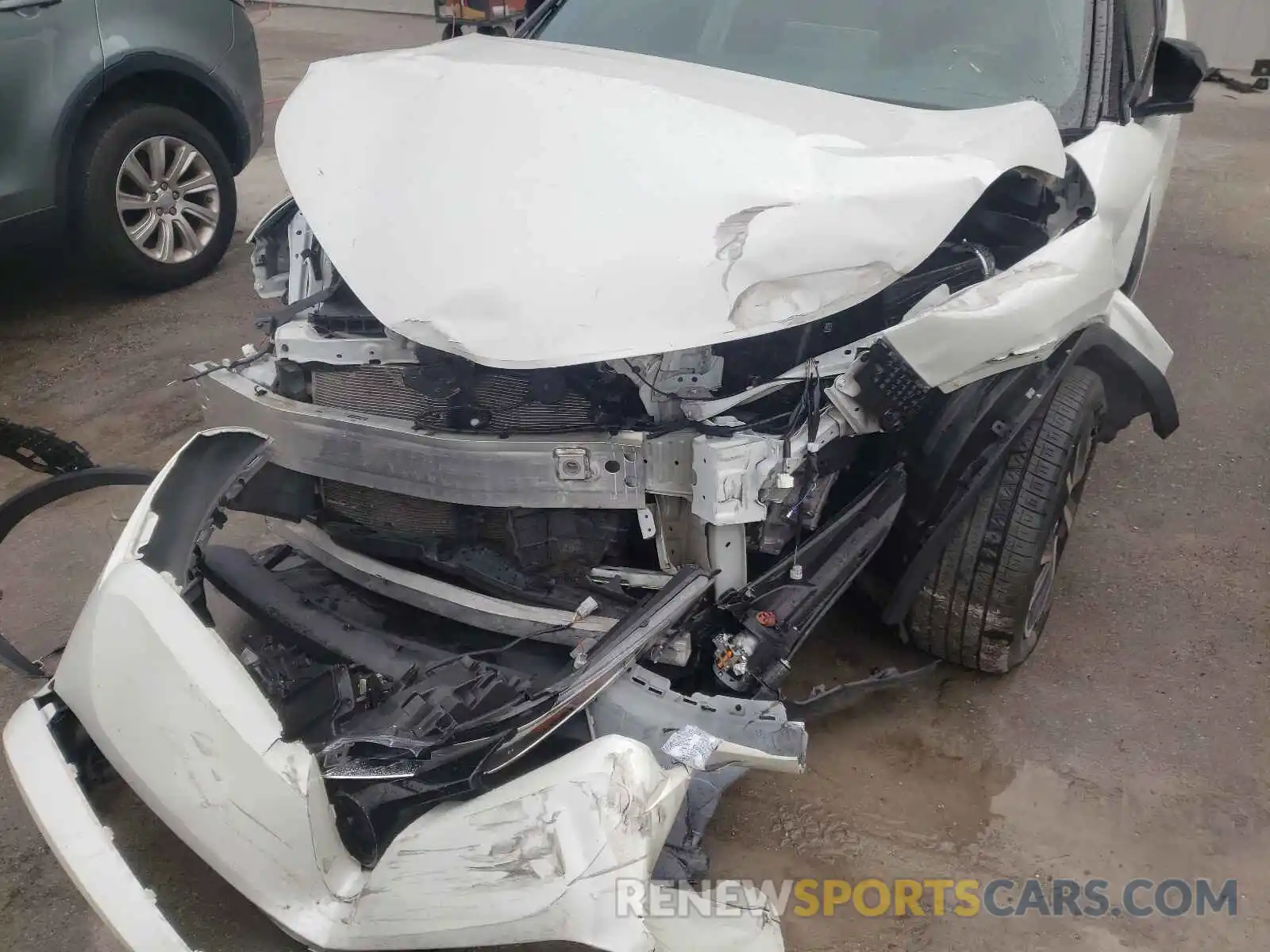 9 Photograph of a damaged car NMTKHMBX9KR073739 TOYOTA C-HR 2019