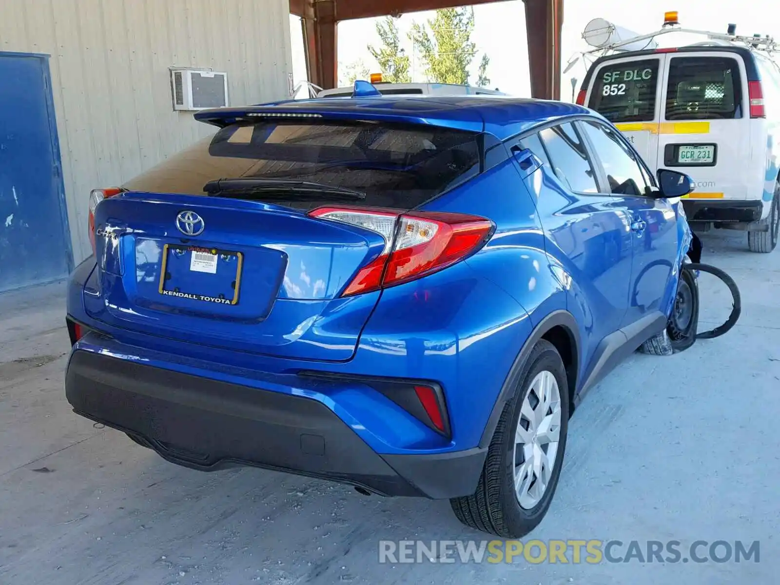 4 Photograph of a damaged car NMTKHMBX9KR082523 TOYOTA C-HR 2019