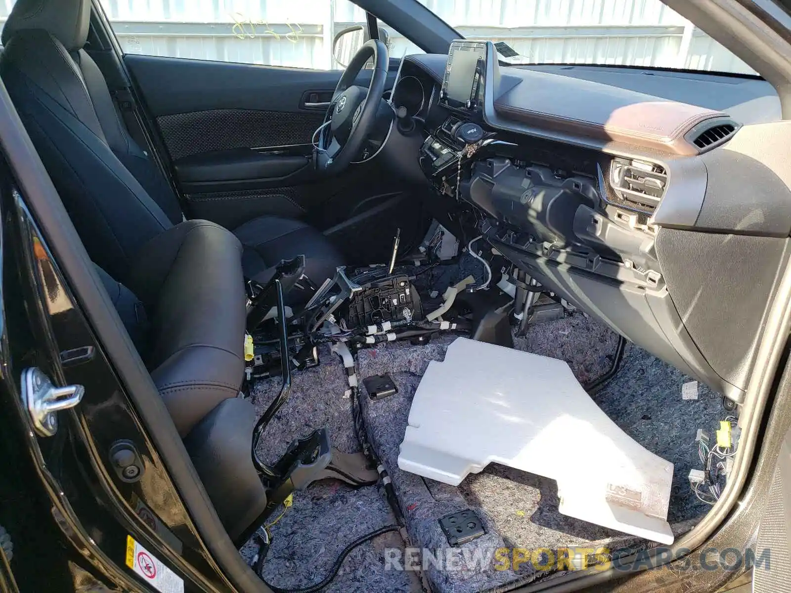 5 Photograph of a damaged car NMTKHMBX9KR090590 TOYOTA C-HR 2019