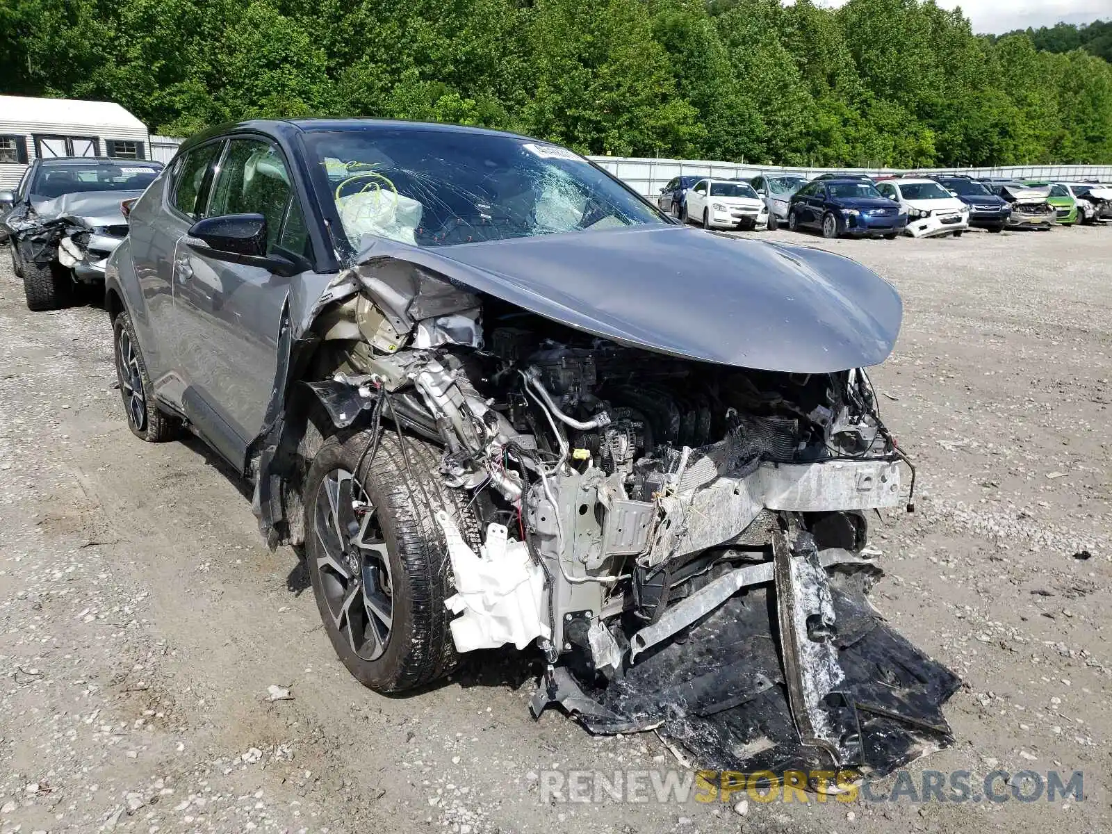 1 Фотография поврежденного автомобиля NMTKHMBX9KR100034 TOYOTA C-HR 2019