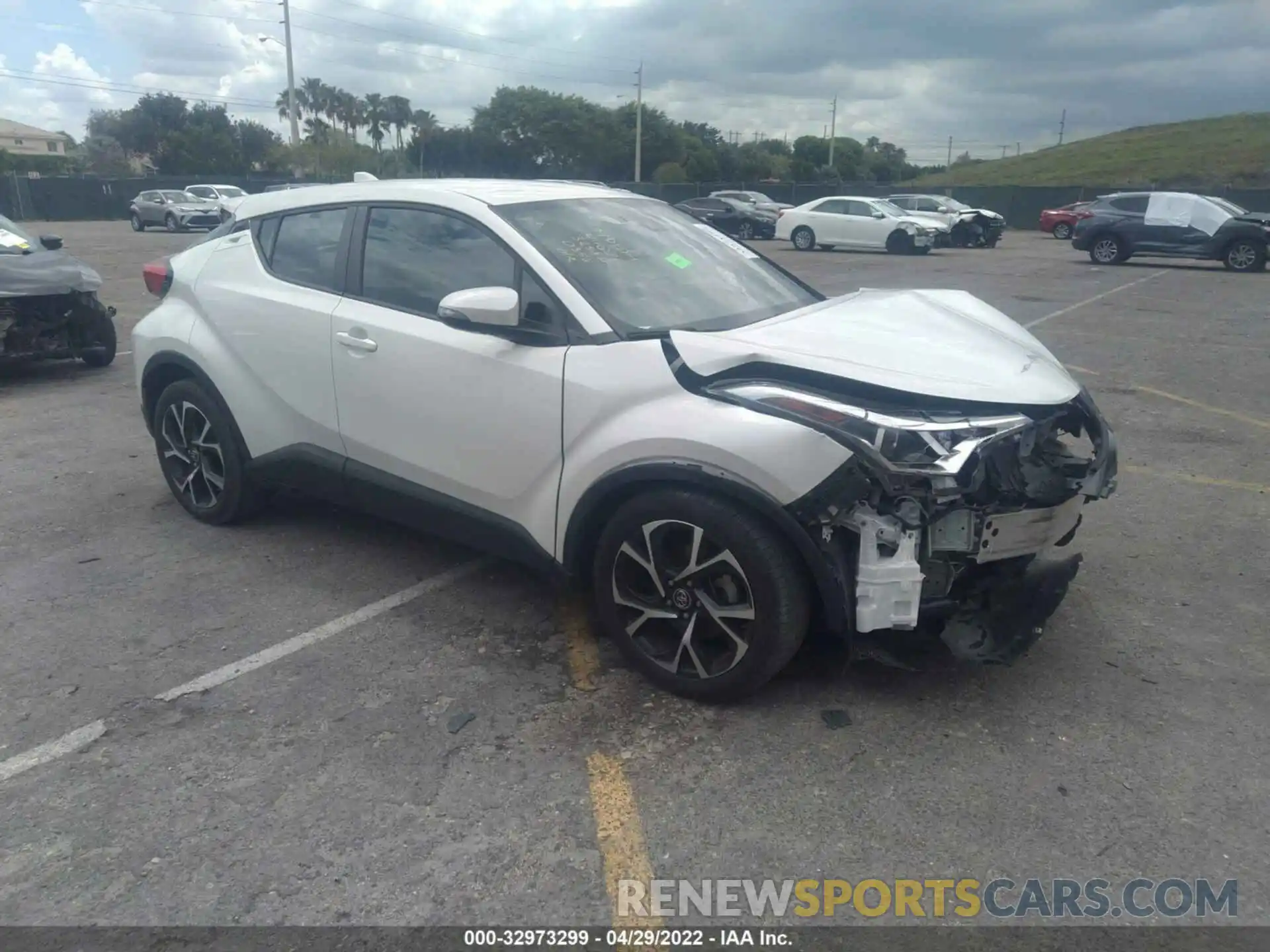 1 Photograph of a damaged car NMTKHMBX9KR100356 TOYOTA C-HR 2019