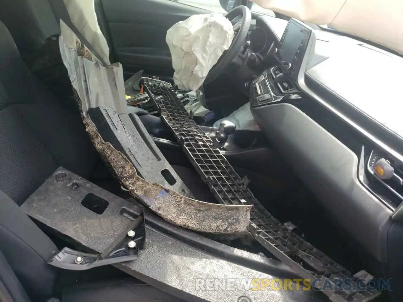 5 Photograph of a damaged car NMTKHMBX9KR101099 TOYOTA C-HR 2019