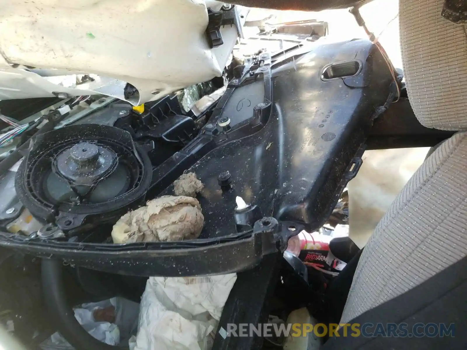 10 Photograph of a damaged car NMTKHMBXXKR083308 TOYOTA C-HR 2019