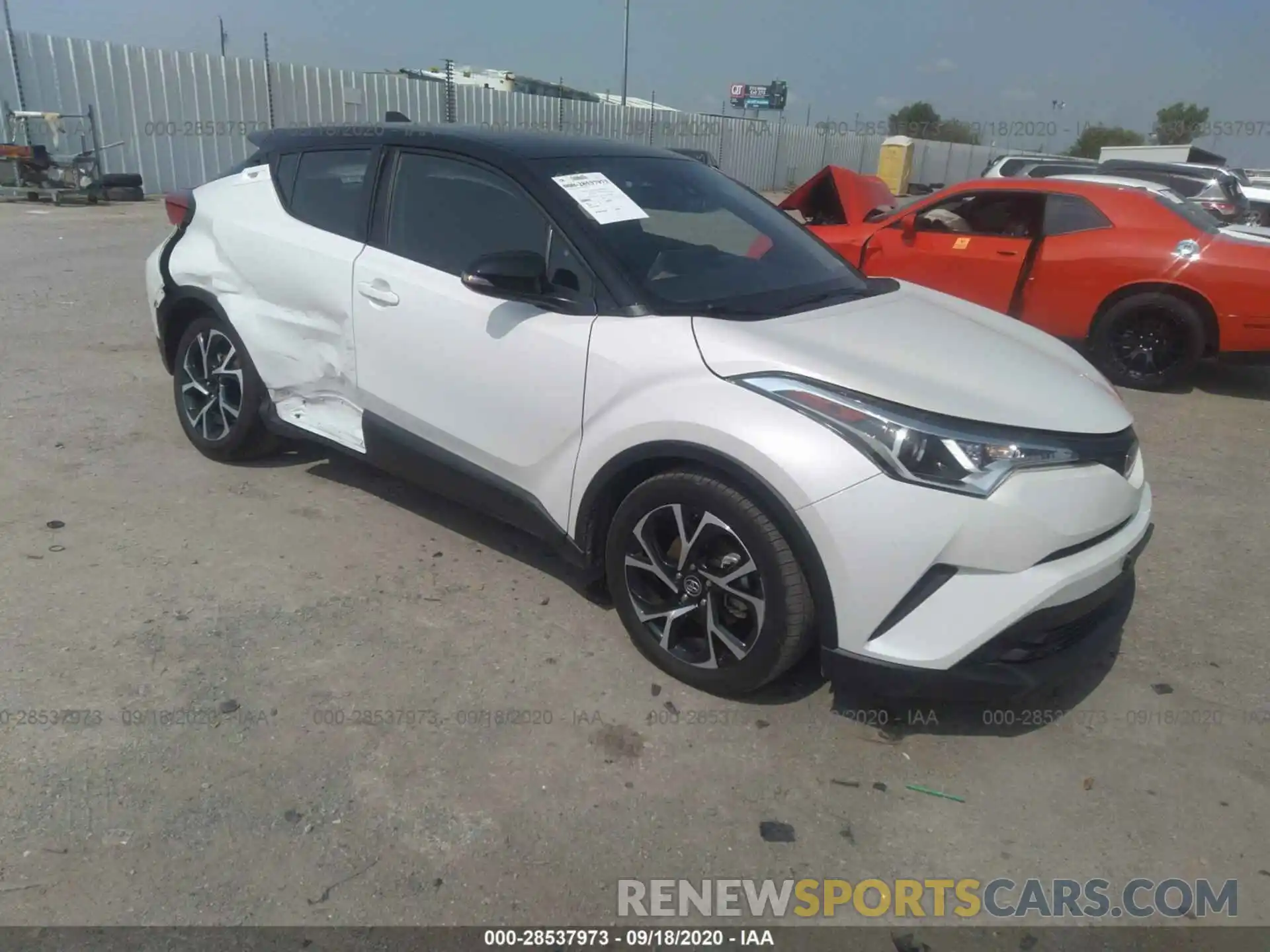 1 Фотография поврежденного автомобиля NMTKHMBXXKR085298 TOYOTA C-HR 2019