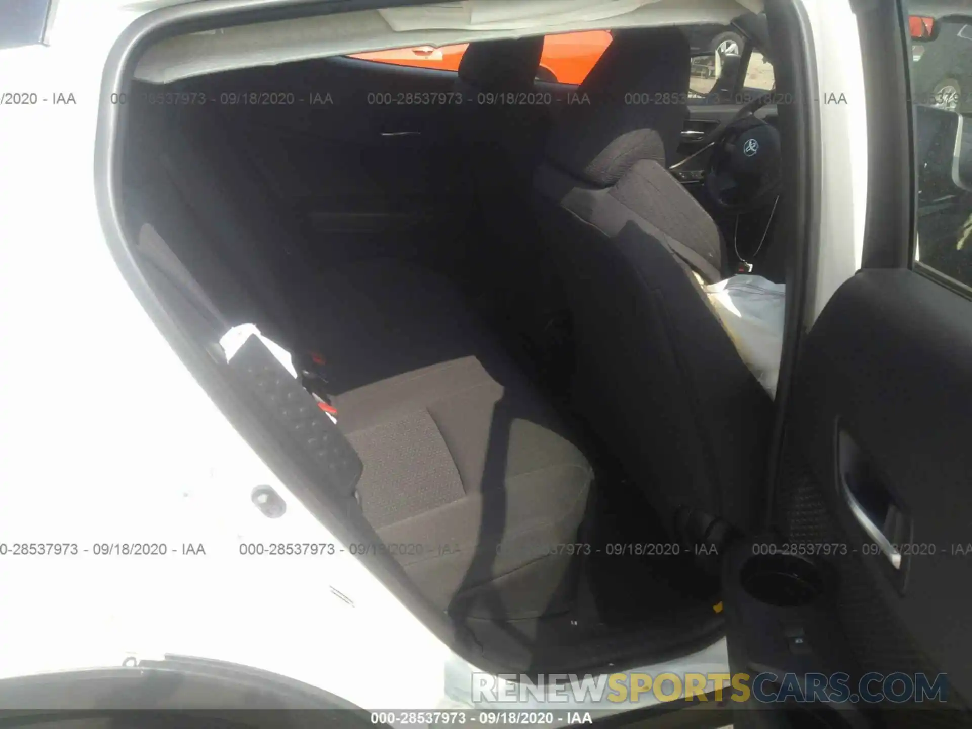 8 Photograph of a damaged car NMTKHMBXXKR085298 TOYOTA C-HR 2019