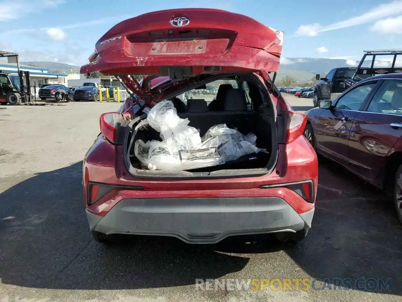 6 Photograph of a damaged car NMTKHMBXXKR087729 TOYOTA C-HR 2019