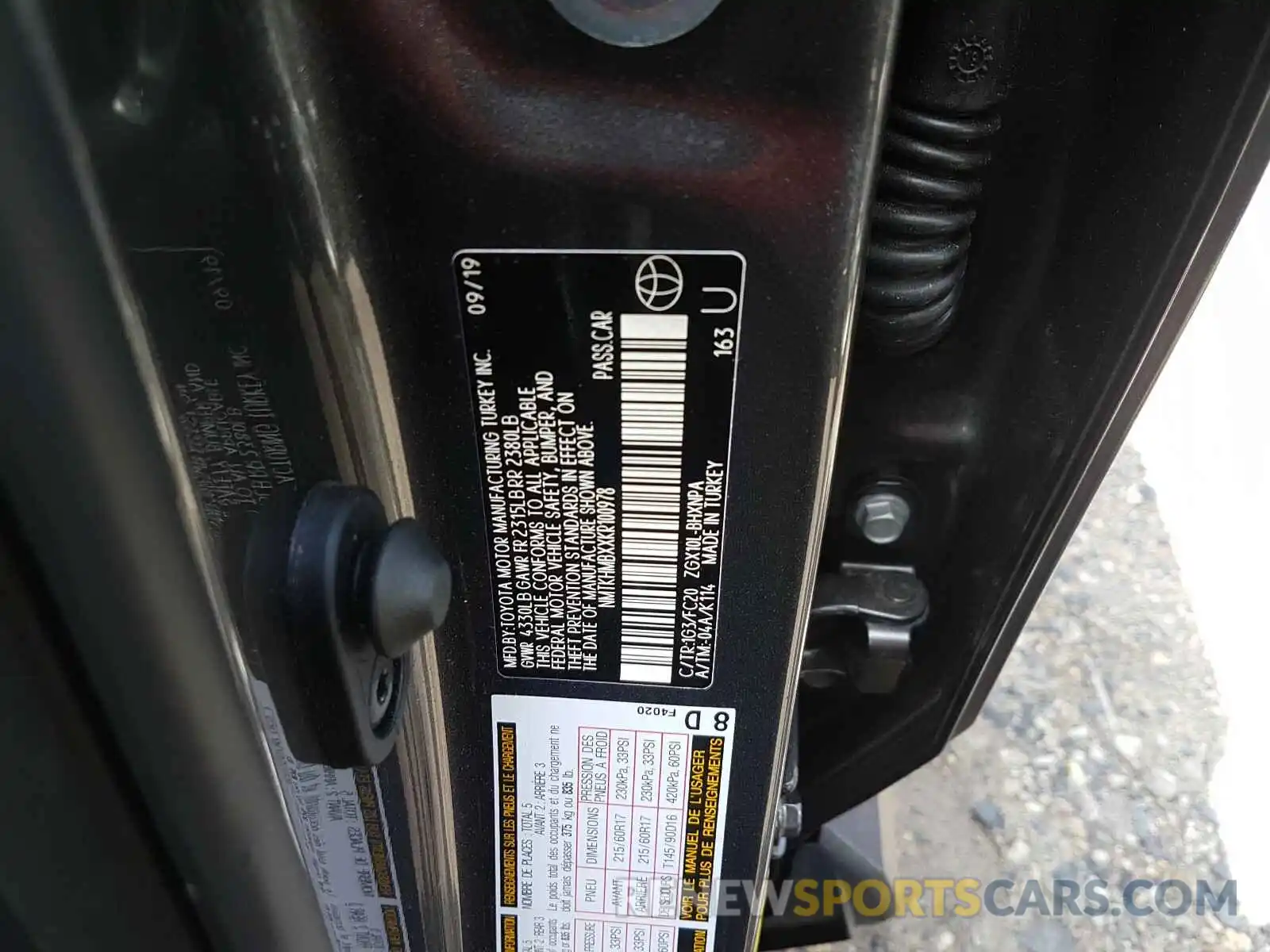 10 Photograph of a damaged car NMTKHMBXXKR100978 TOYOTA C-HR 2019