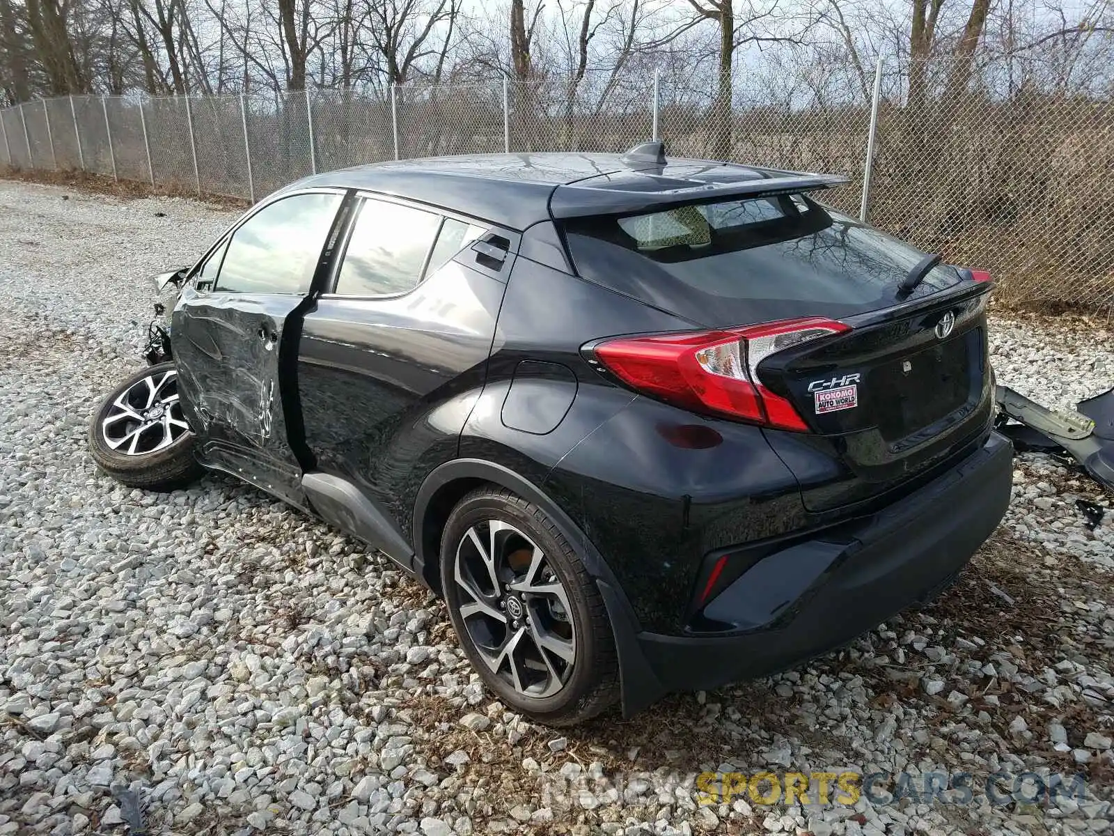 3 Photograph of a damaged car JTNKHMBX0L1064469 TOYOTA C-HR 2020