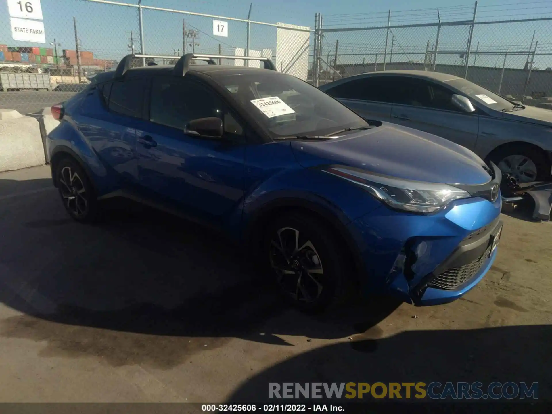 1 Photograph of a damaged car JTNKHMBX0L1067470 TOYOTA C-HR 2020