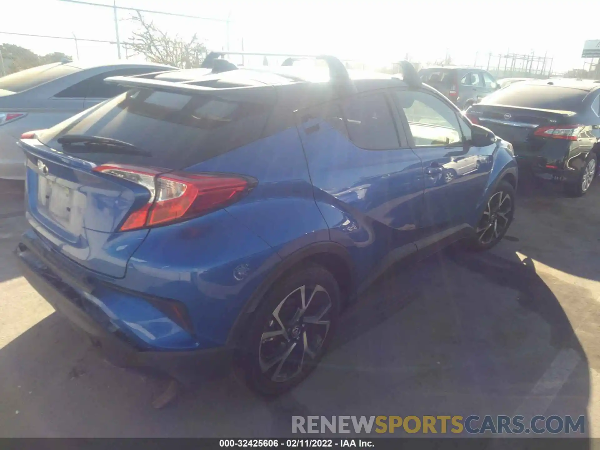 4 Photograph of a damaged car JTNKHMBX0L1067470 TOYOTA C-HR 2020