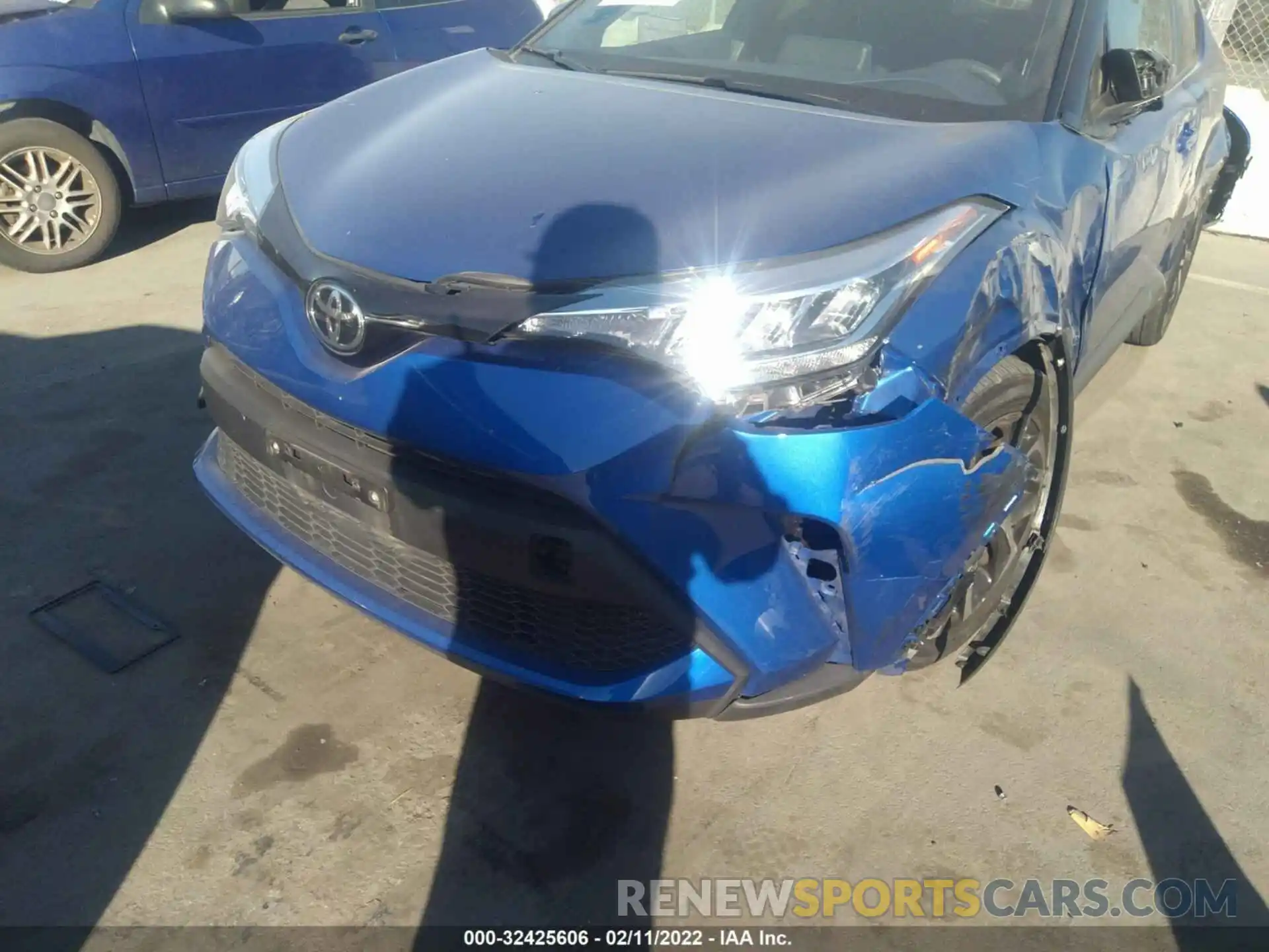 6 Photograph of a damaged car JTNKHMBX0L1067470 TOYOTA C-HR 2020