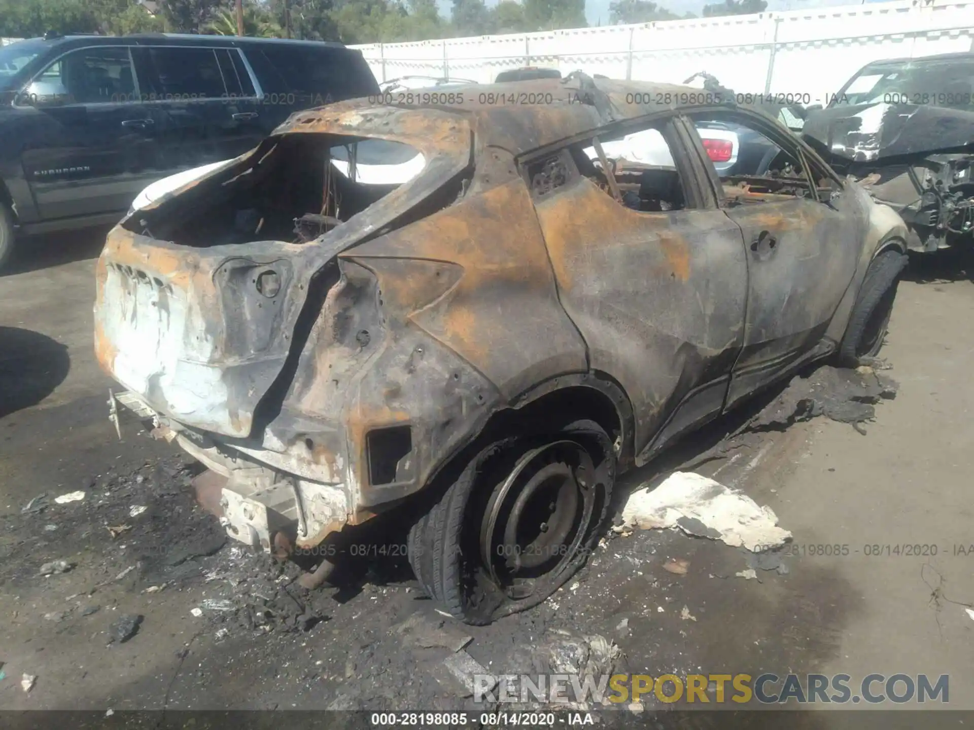 4 Photograph of a damaged car JTNKHMBX0L1074063 TOYOTA C-HR 2020