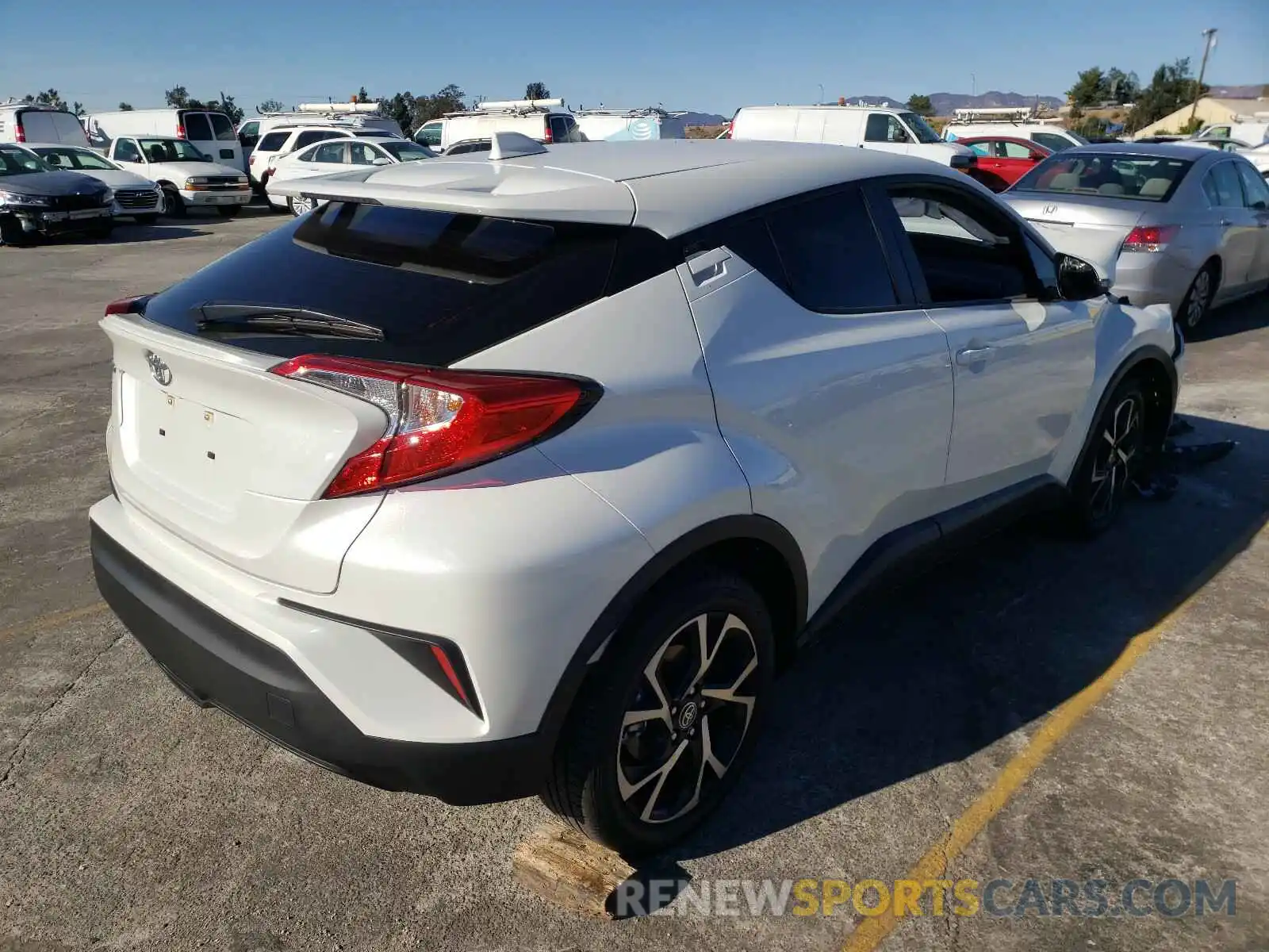 4 Photograph of a damaged car JTNKHMBX0L1083474 TOYOTA C-HR 2020