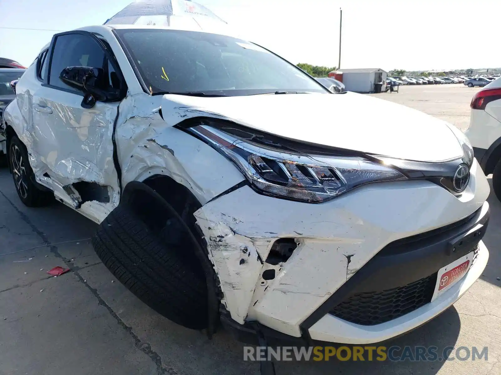 1 Photograph of a damaged car JTNKHMBX0L1091381 TOYOTA C-HR 2020