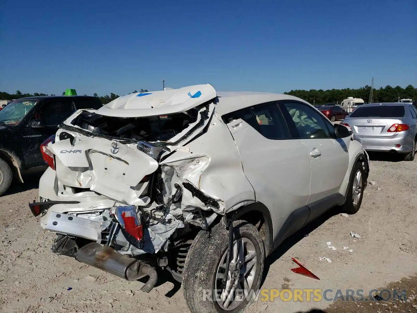 4 Photograph of a damaged car JTNKHMBX0L1093731 TOYOTA C-HR 2020