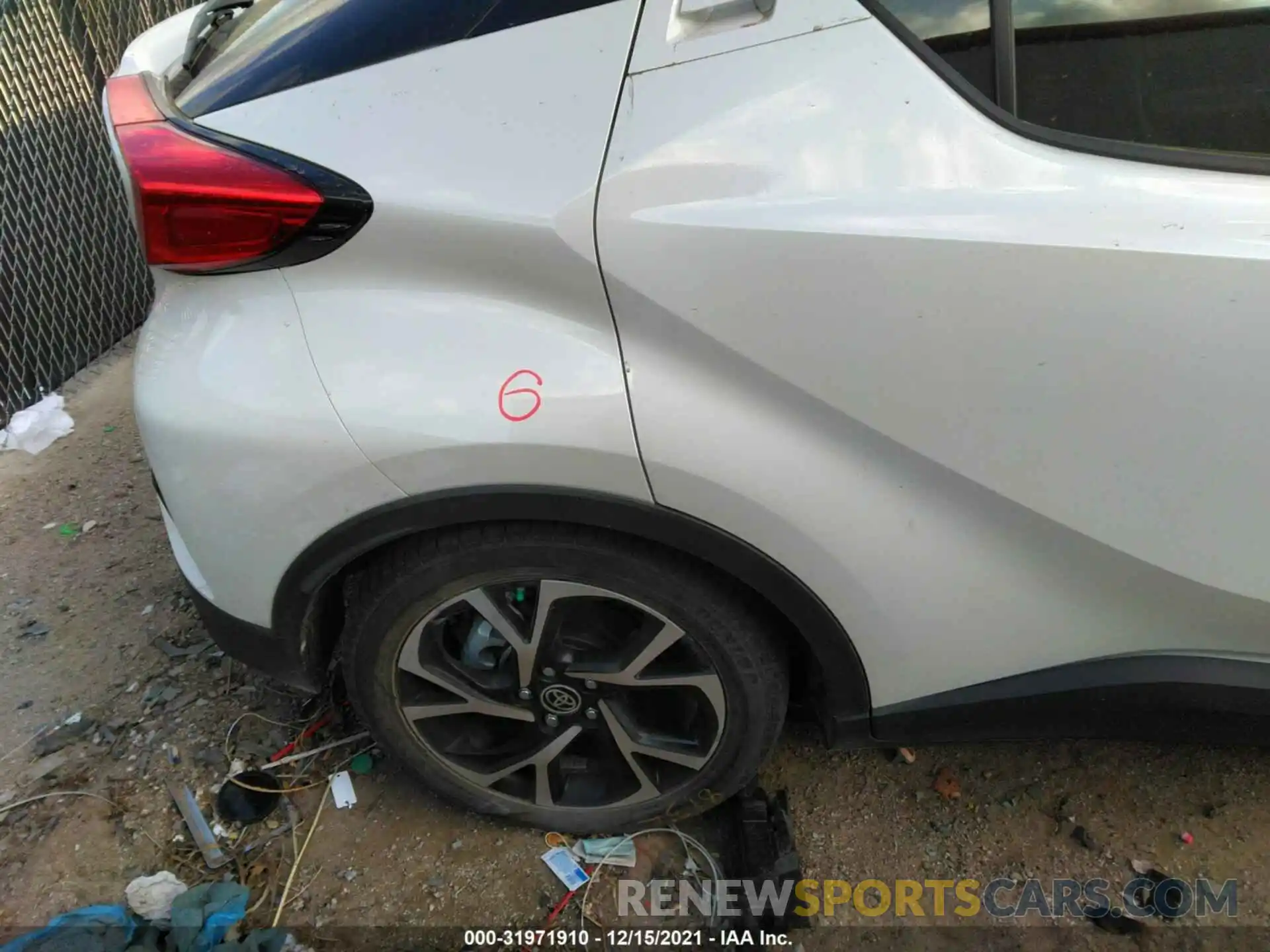 15 Photograph of a damaged car JTNKHMBX0L1094300 TOYOTA C-HR 2020