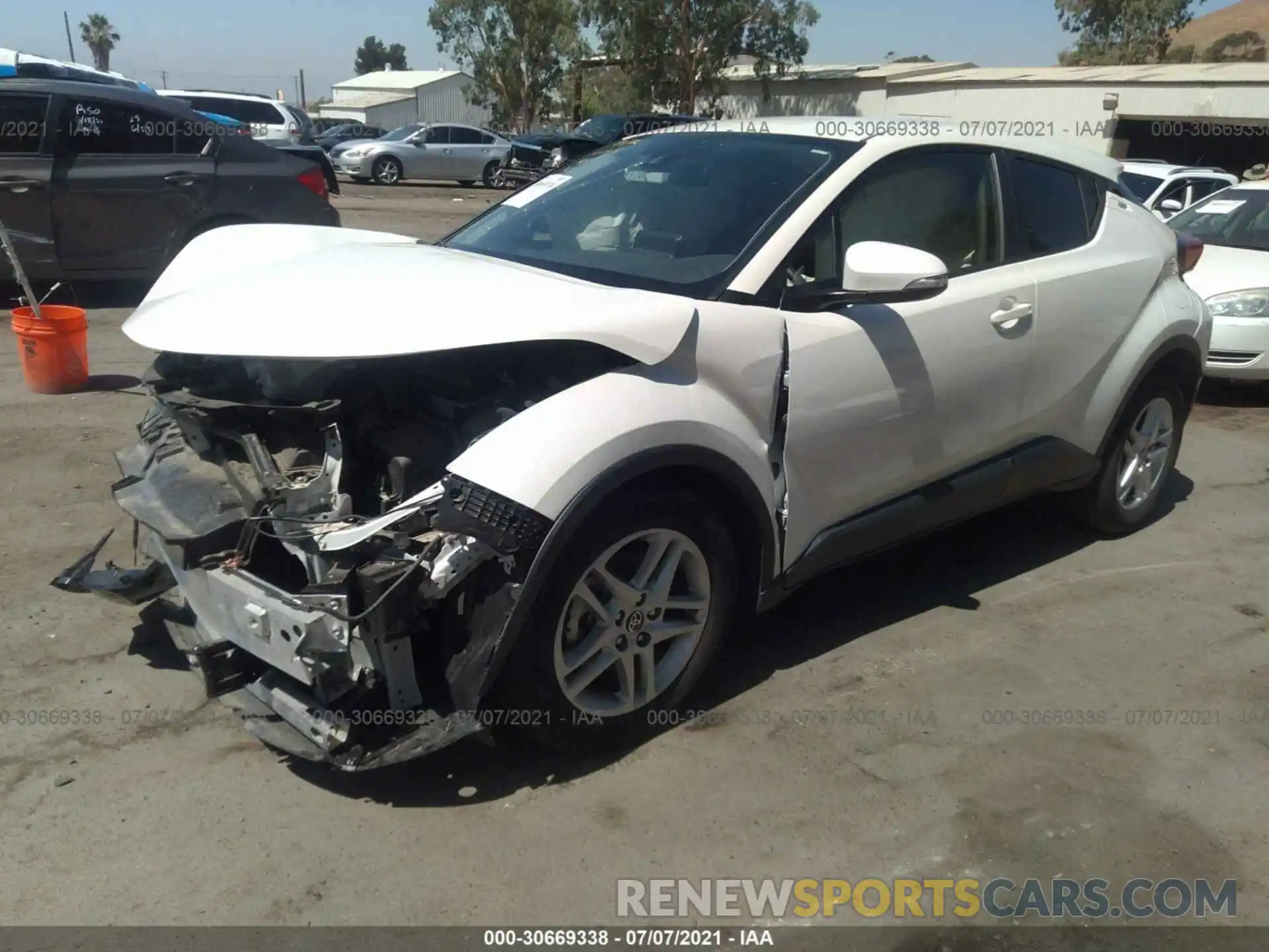 2 Photograph of a damaged car JTNKHMBX1L1064559 TOYOTA C-HR 2020