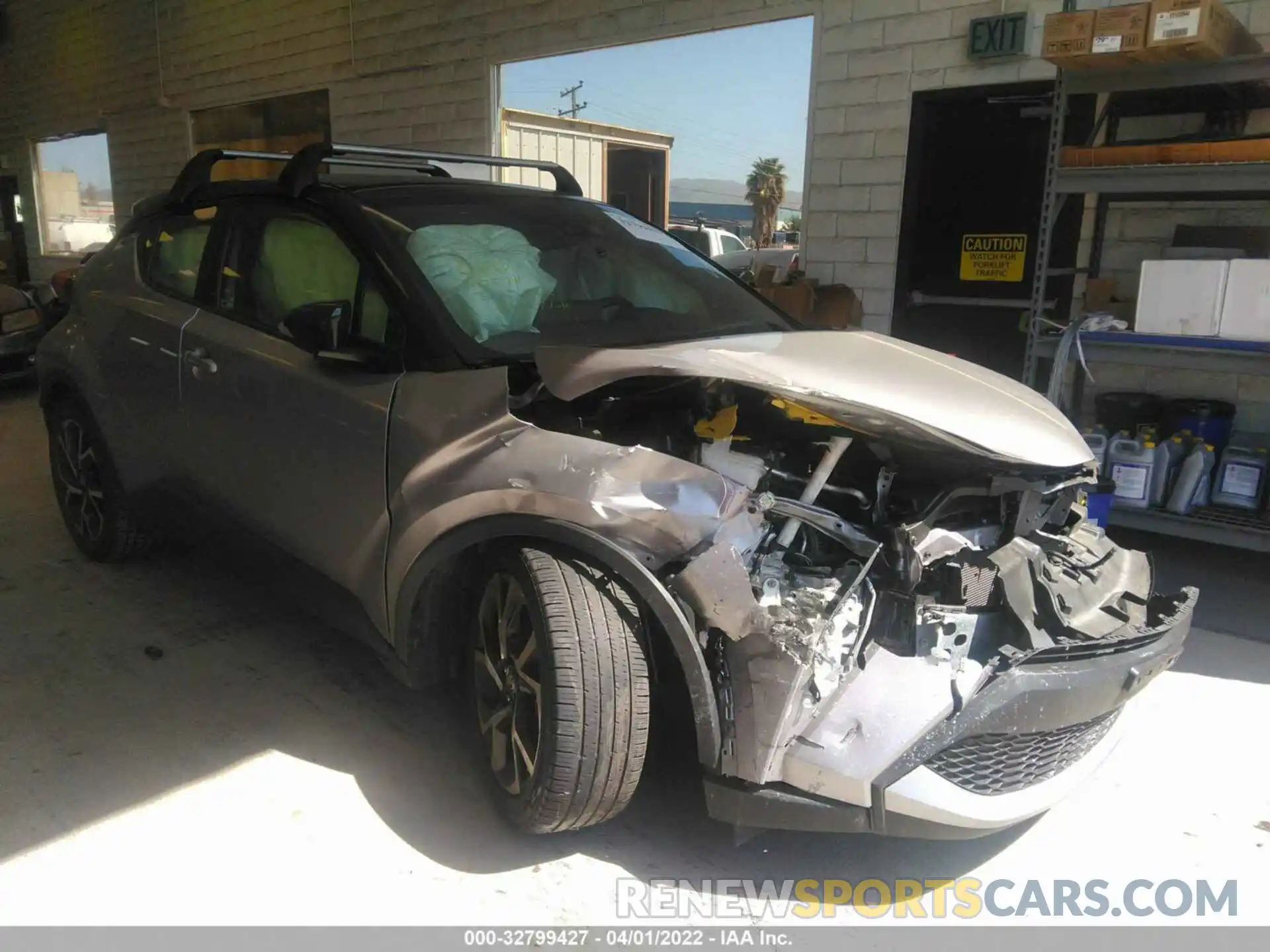 1 Photograph of a damaged car JTNKHMBX1L1067283 TOYOTA C-HR 2020