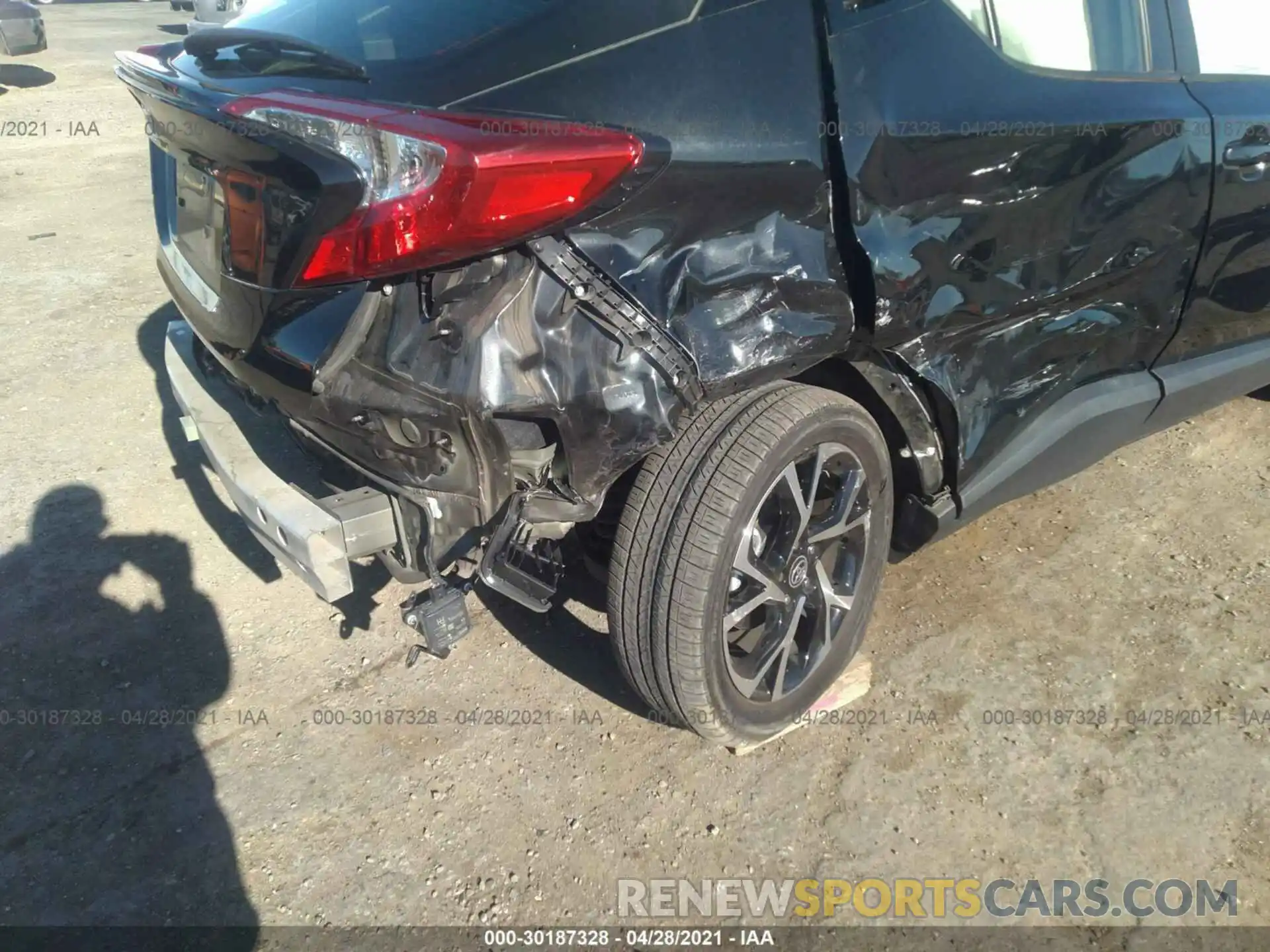 6 Фотография поврежденного автомобиля JTNKHMBX1L1067381 TOYOTA C-HR 2020