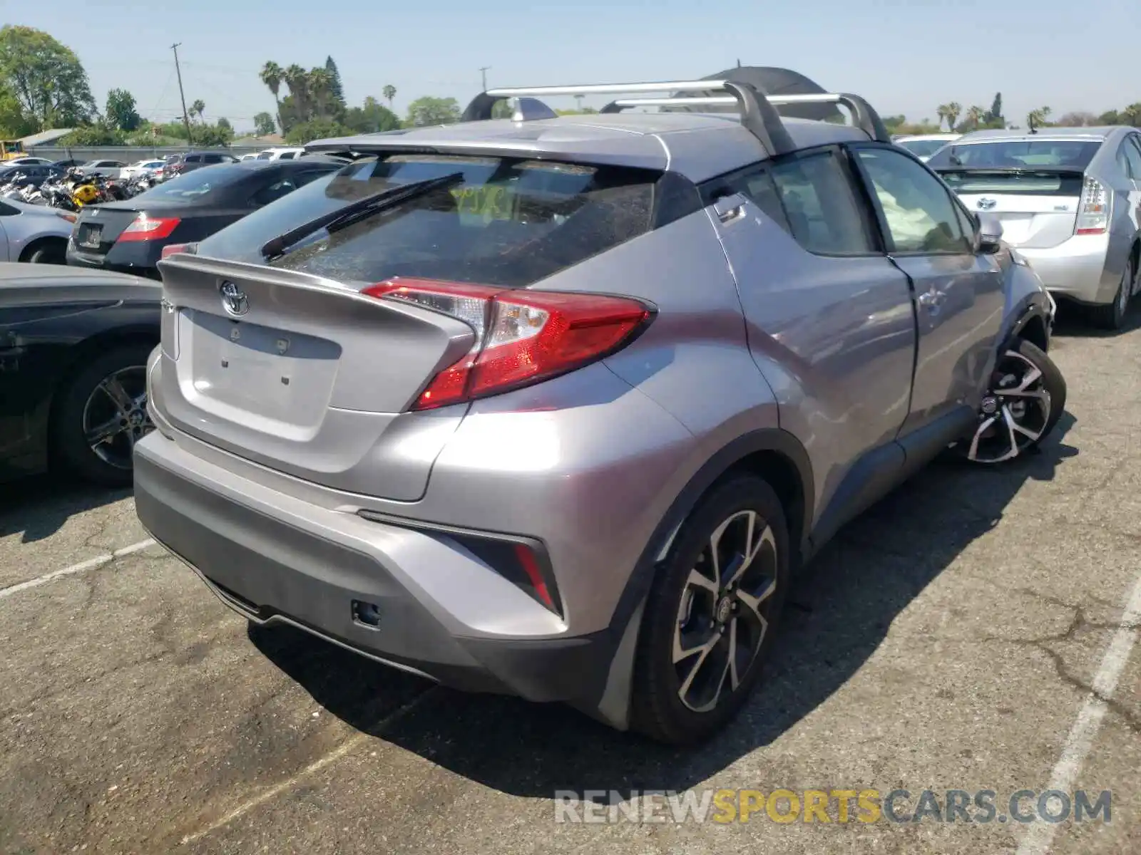 4 Photograph of a damaged car JTNKHMBX1L1070281 TOYOTA C-HR 2020