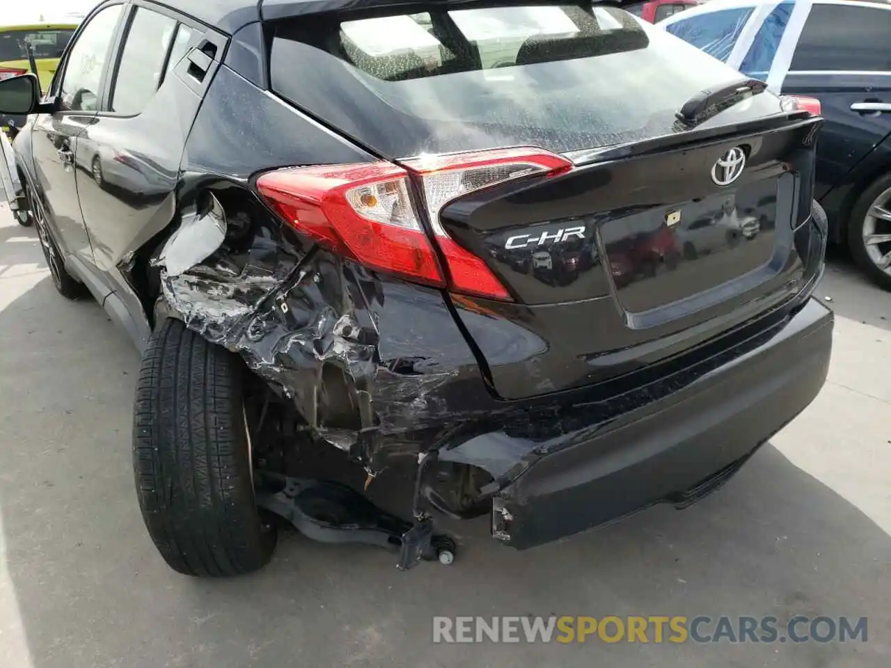 9 Photograph of a damaged car JTNKHMBX1L1077005 TOYOTA C-HR 2020