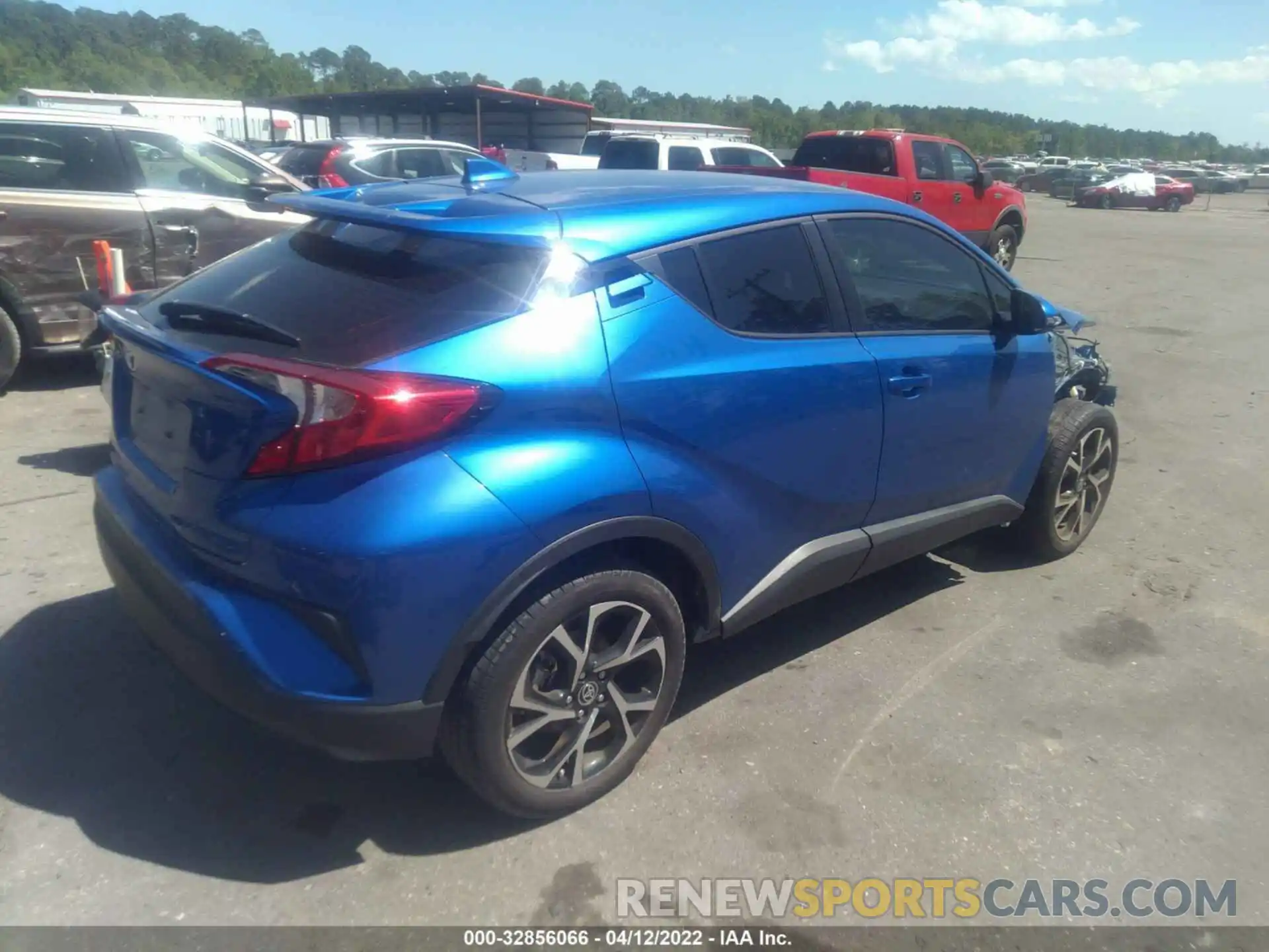 4 Photograph of a damaged car JTNKHMBX1L1077179 TOYOTA C-HR 2020